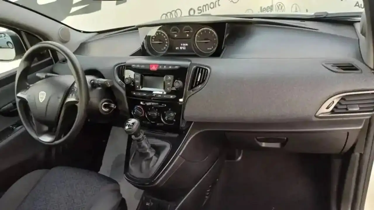 Lancia Ypsilon 2022 — фото 10