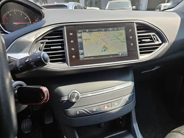Peugeot 308 view 14