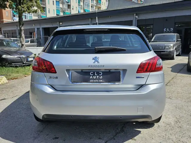 Peugeot 308 view 5