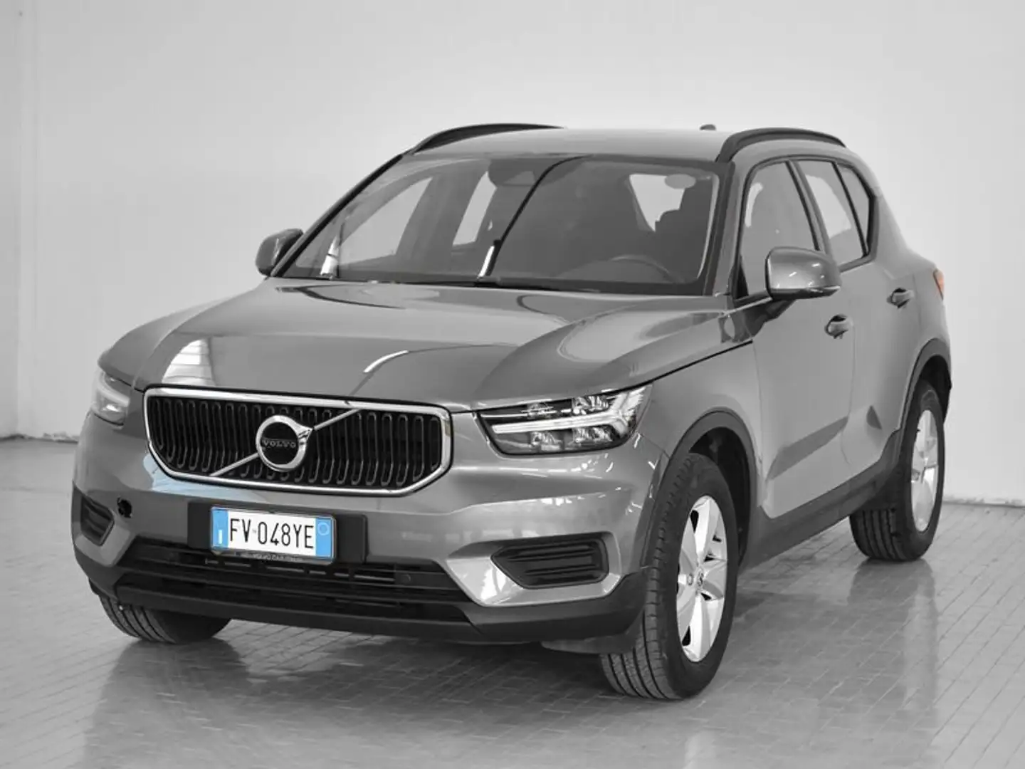 Volvo XC40 D3 Grigio - 2