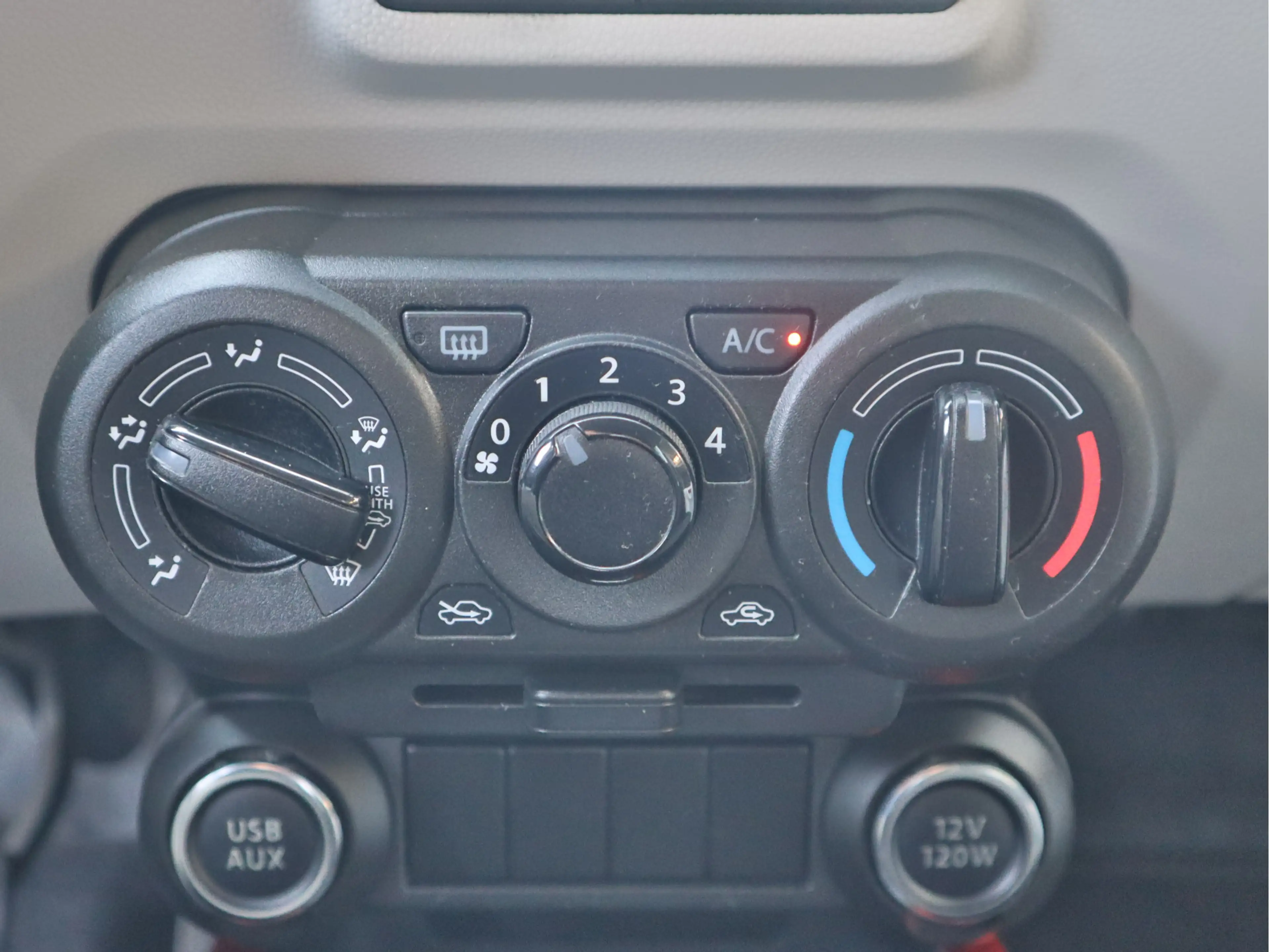 Suzuki Ignis 1.2 Select | Stoelverwarming | Airco | Navigatie | — photo 18