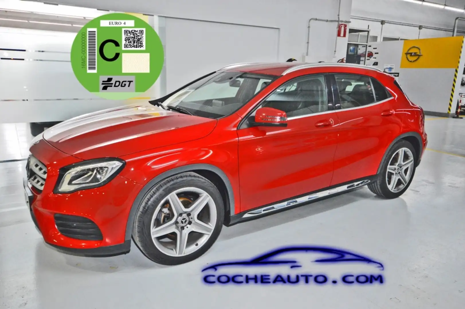 Mercedes-Benz GLA 200 200d AMG Line 7G-DCT Rouge - 1