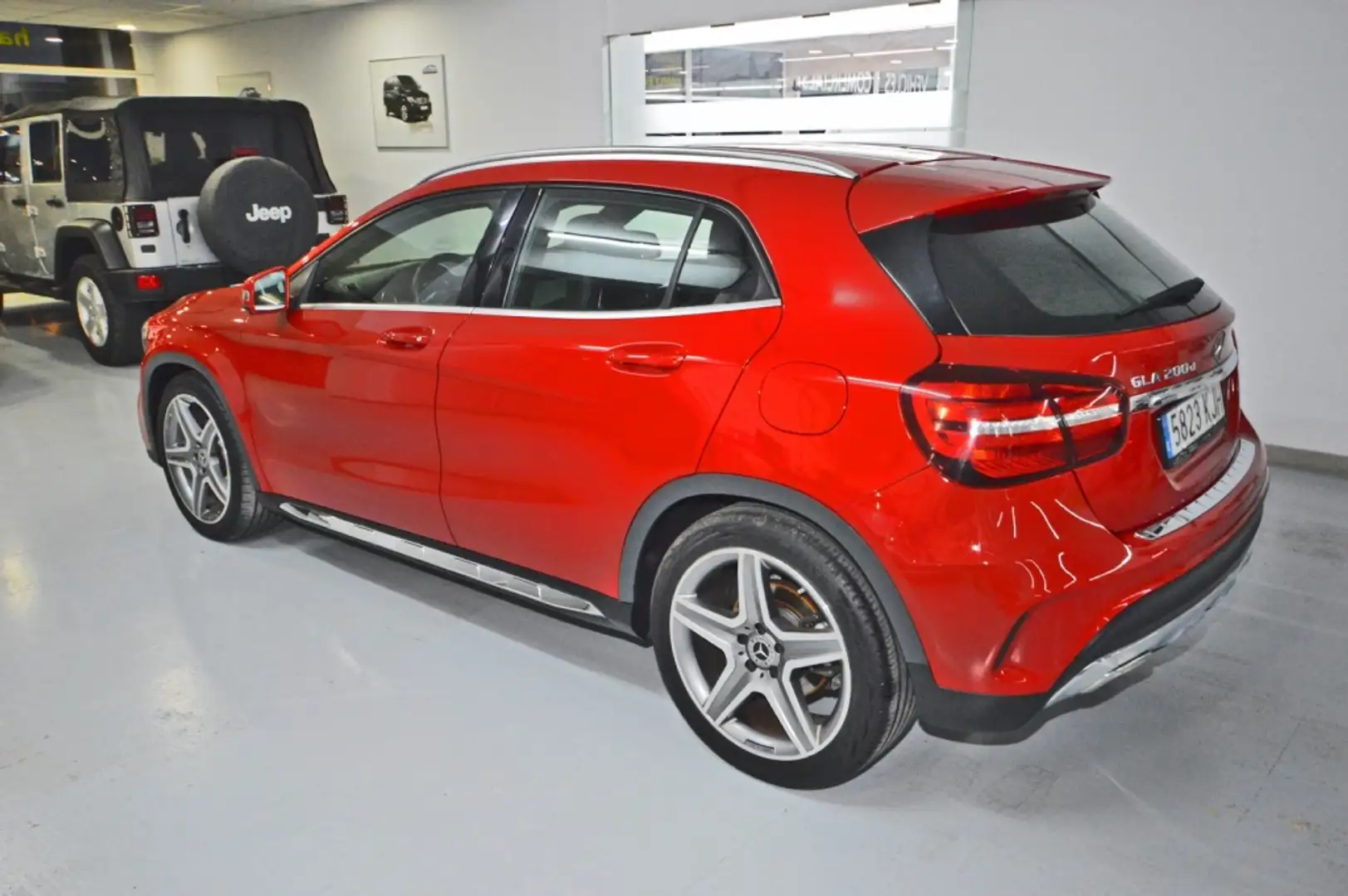 Mercedes-Benz GLA 200 200d AMG Line 7G-DCT Rouge - 2