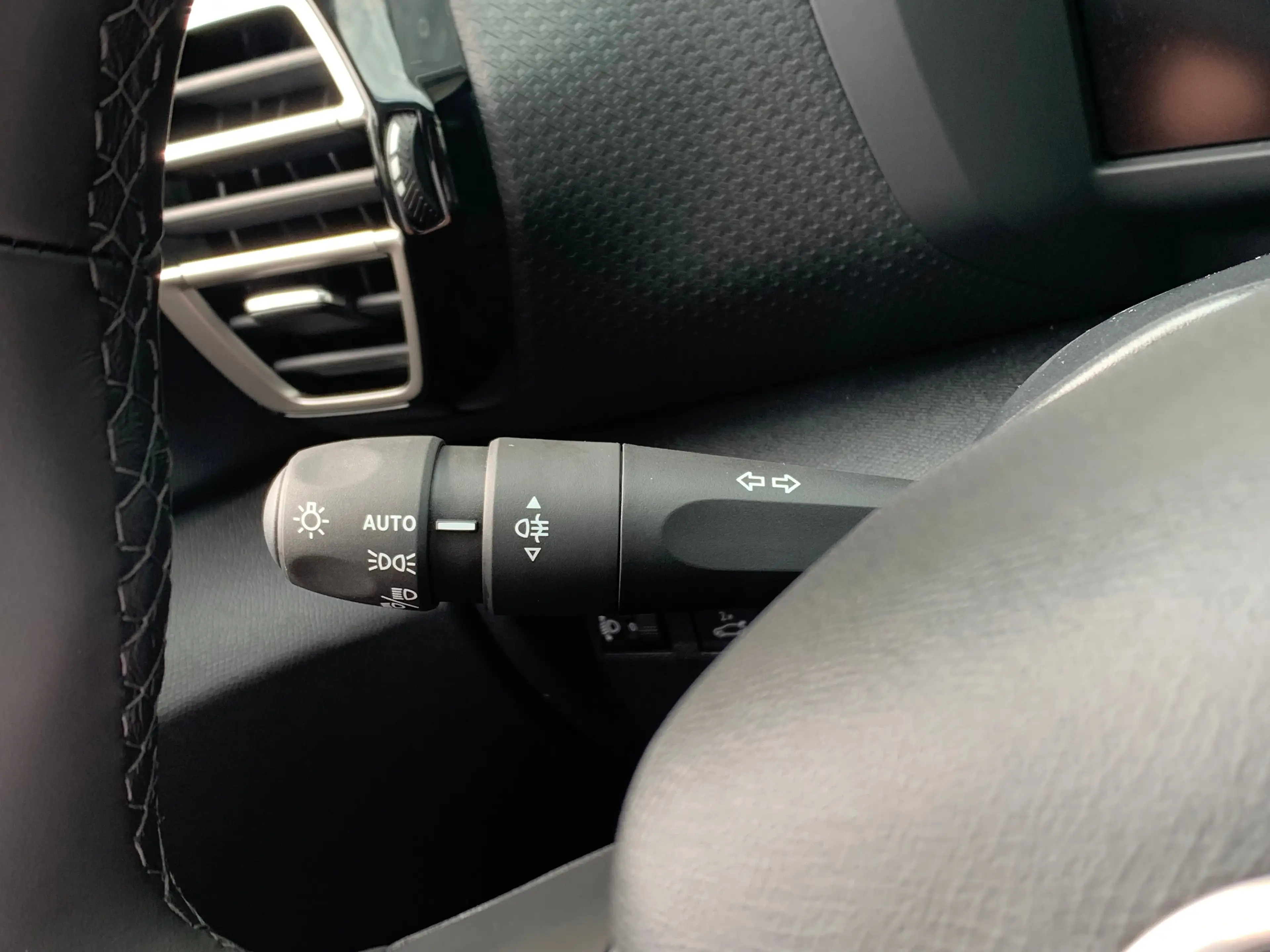 Citroen E-C4 X Max 156pk Extended range 54 kWh Airco | AppleCarpl — photo 11