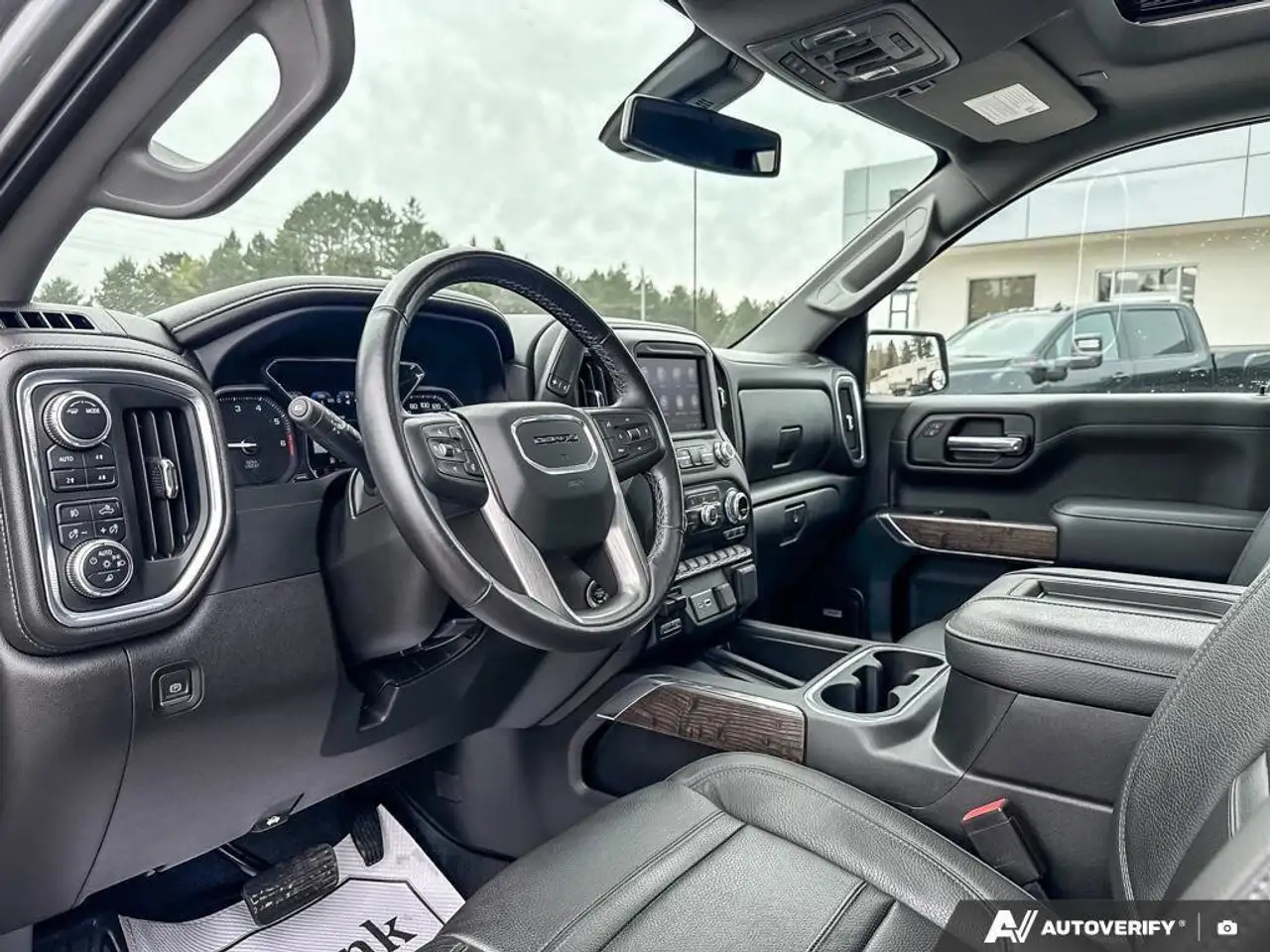 GMC Sierra 1500 снимка GMC Sierra 1500