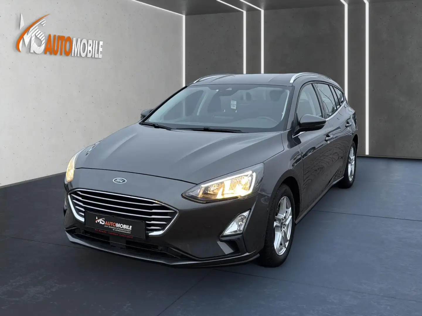 Ford Focus Turnier Cool & Connect+1HD+WINTER.P+RFK Grau - 1