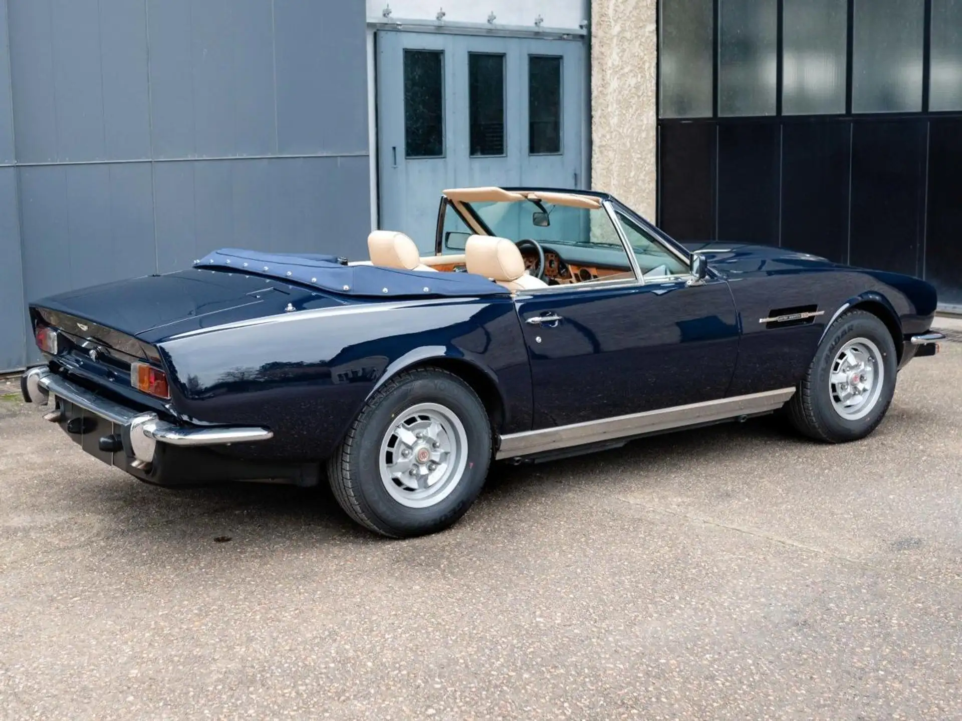 애스턴마틴 V8 Volante 1979 1979 블랙 사진 6