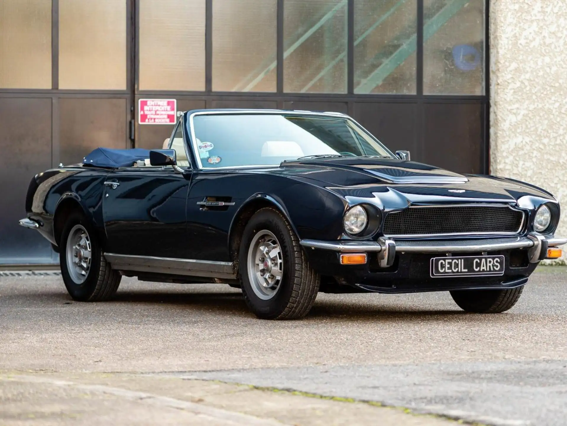 애스턴마틴 V8 Volante 1979 1979 블랙 사진 1