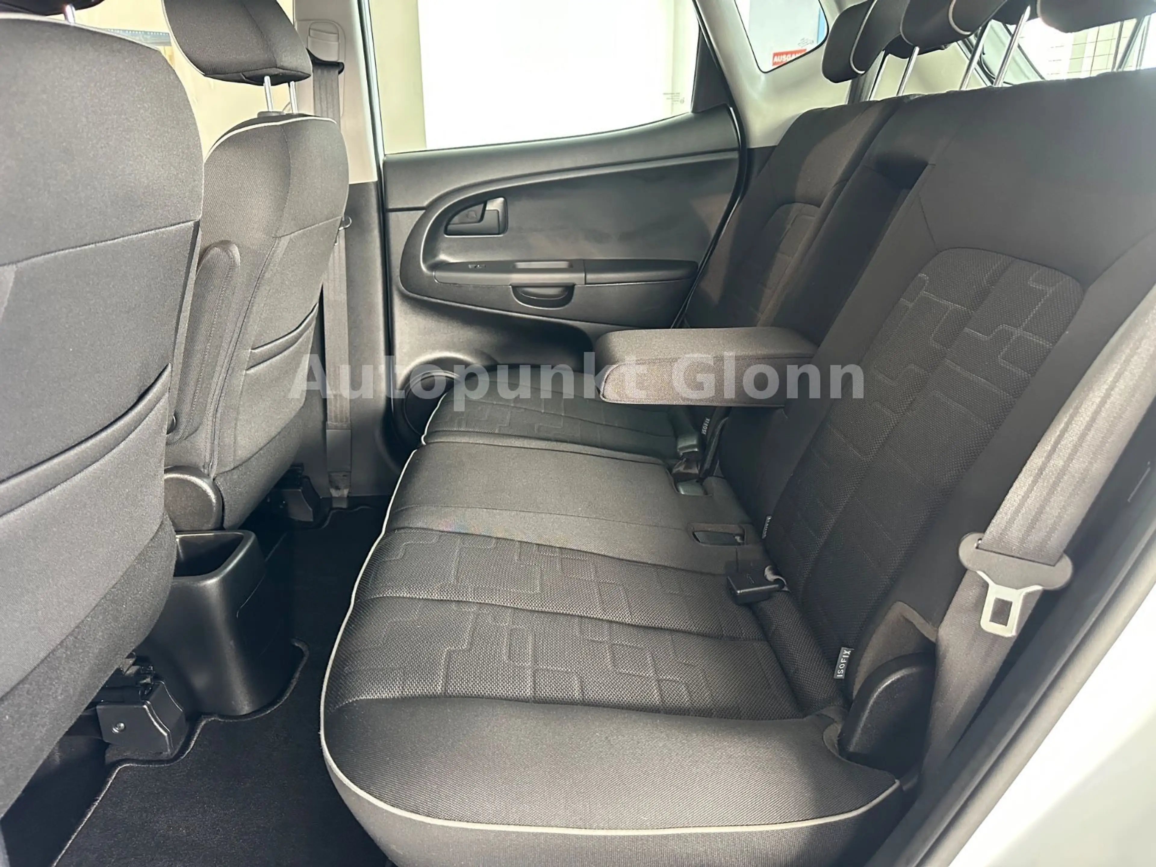 Kia Venga Dream Team|Kamera|SHZ|LHZ|1.Hand| — photo 11