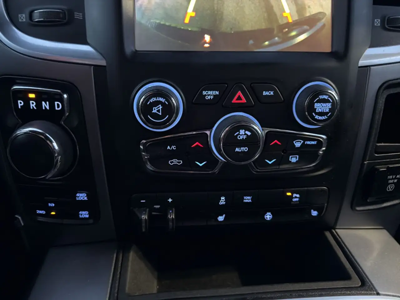 RAM 1500 снимка RAM 1500
