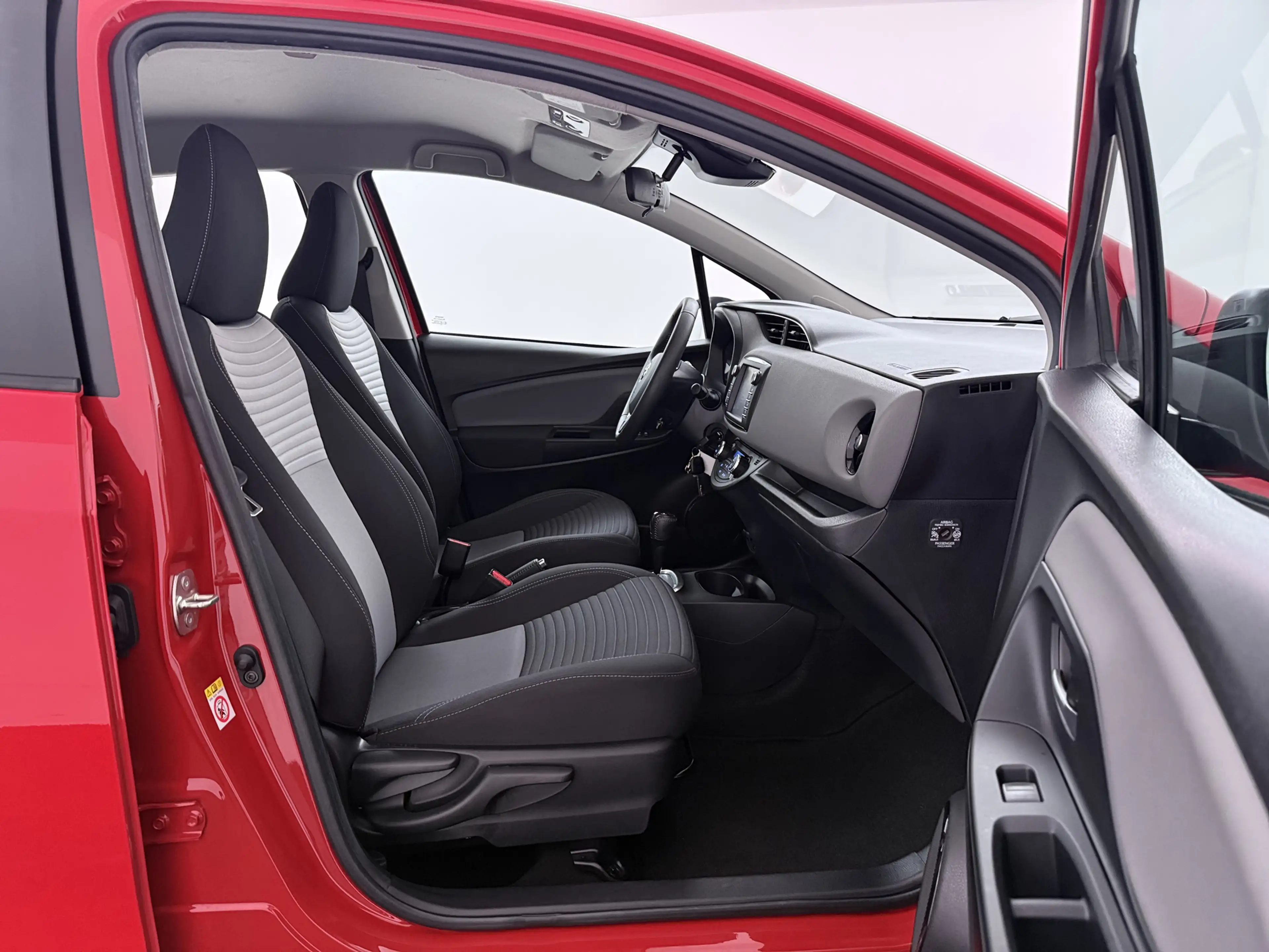 Toyota Aygo 1.0 VVT-i x-joy | Climate Control | Apple Carplay/ — photo 10