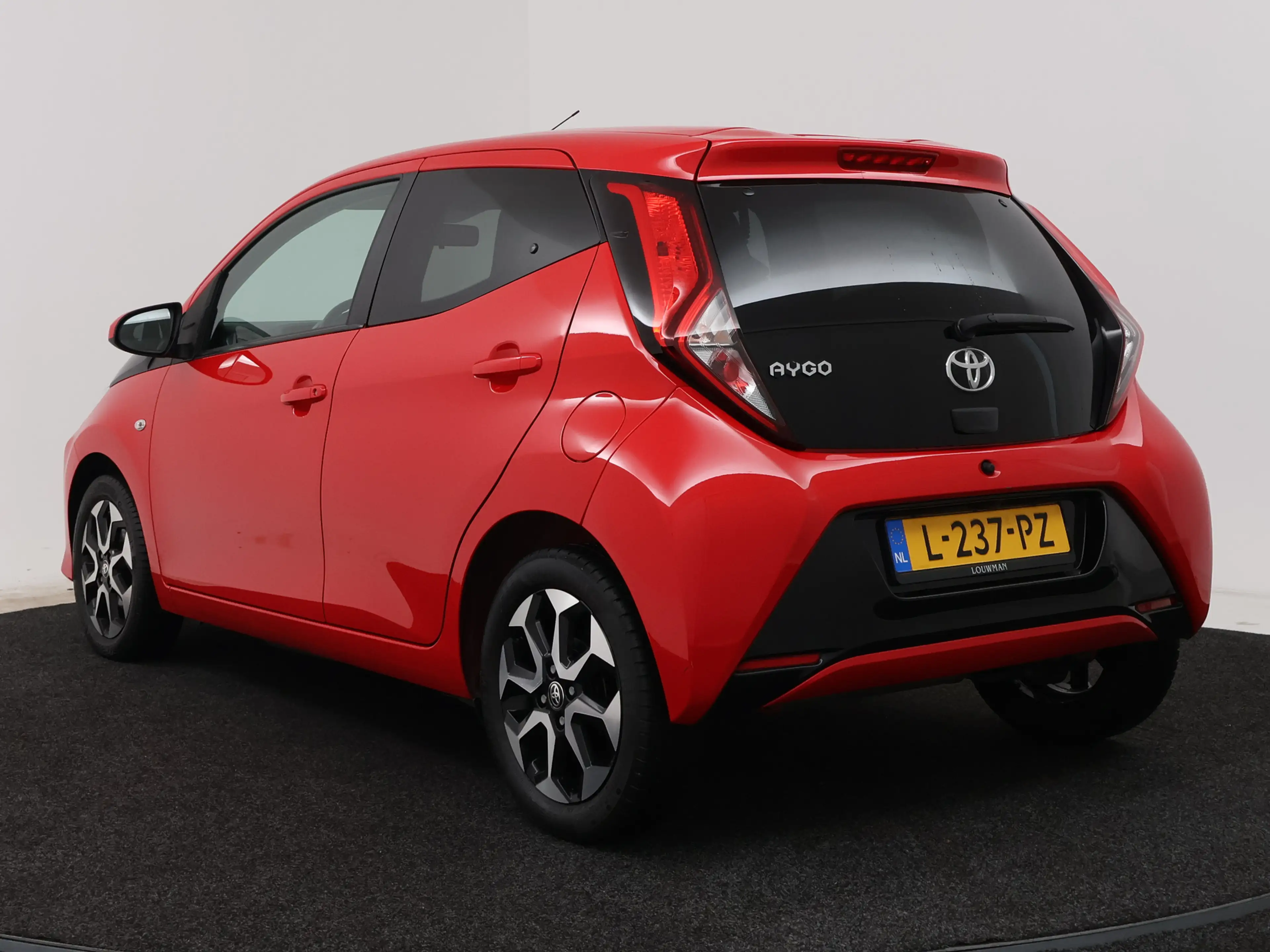 Toyota Aygo 1.0 VVT-i x-joy | Climate Control | Apple Carplay/ — photo 5