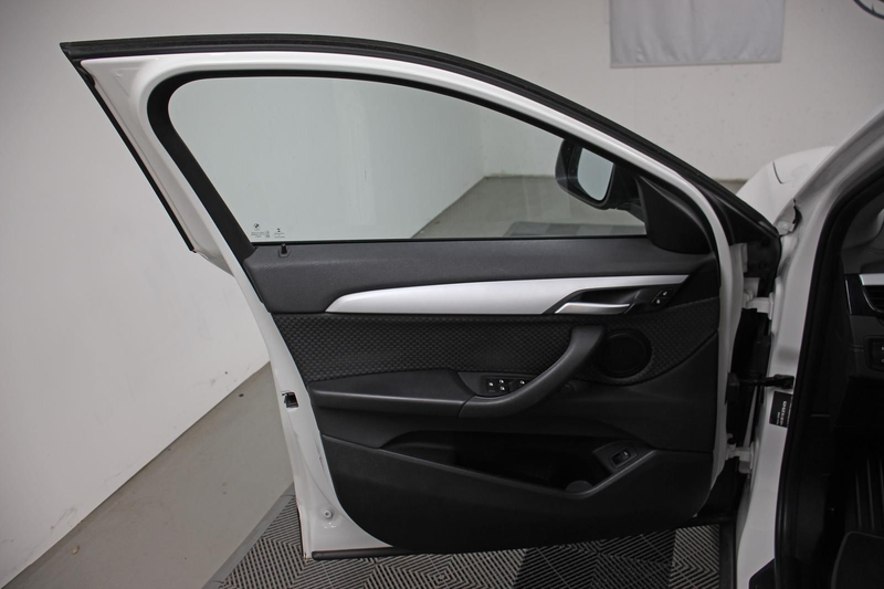 BMW X2 sDrive 18i TEMP NAVI LED SHZ S.HEFT BT 2.HD — photo 7