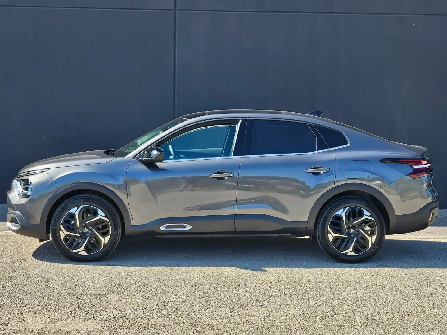 Citroen C4 X BHDI 130 EAT8 Max Tetto KM. ZERO Grigio - 2