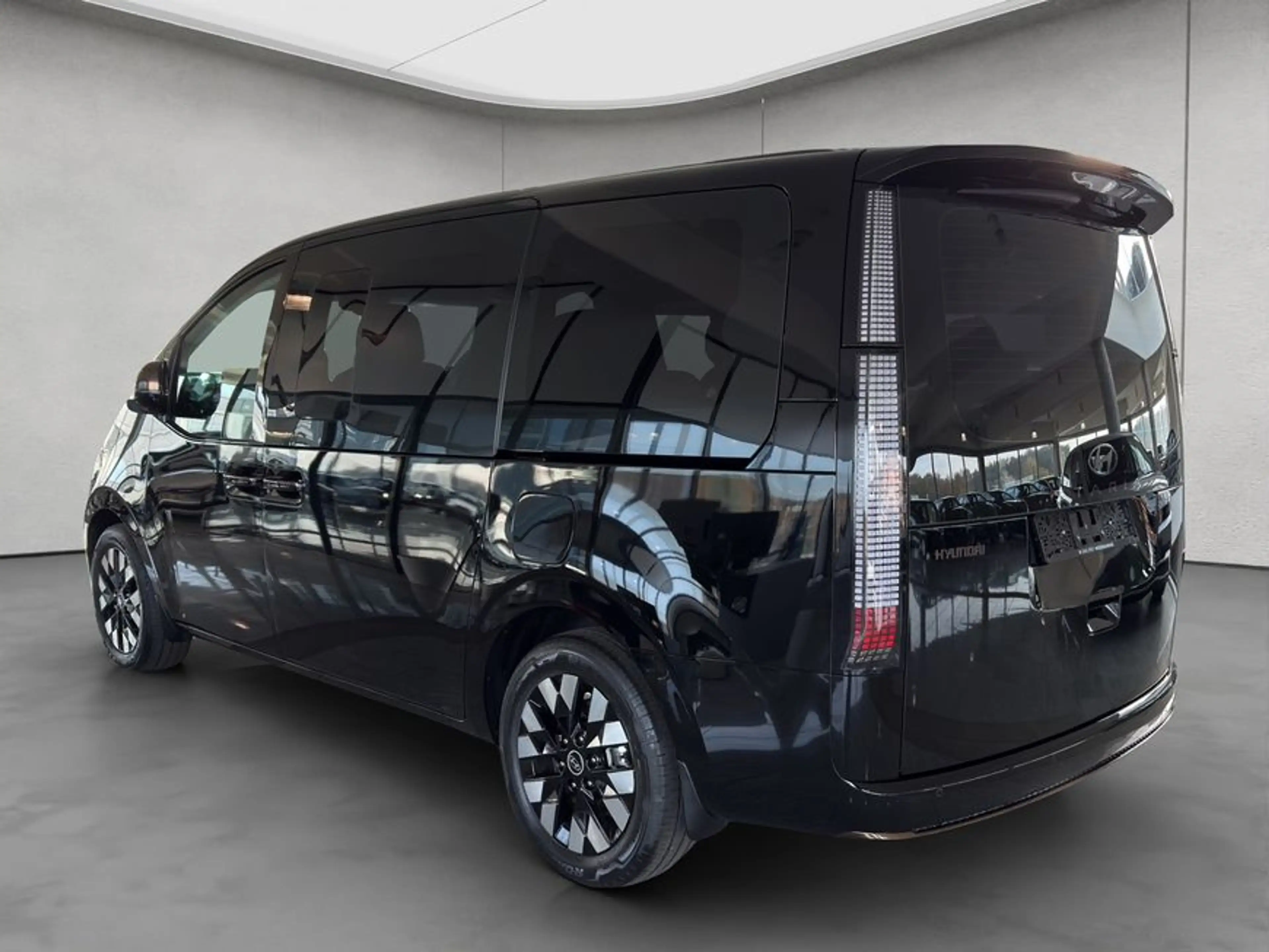 Hyundai STARIA STARIA 1.6 T-GDI HEV Signature 118 kW, 5-türig — photo 3