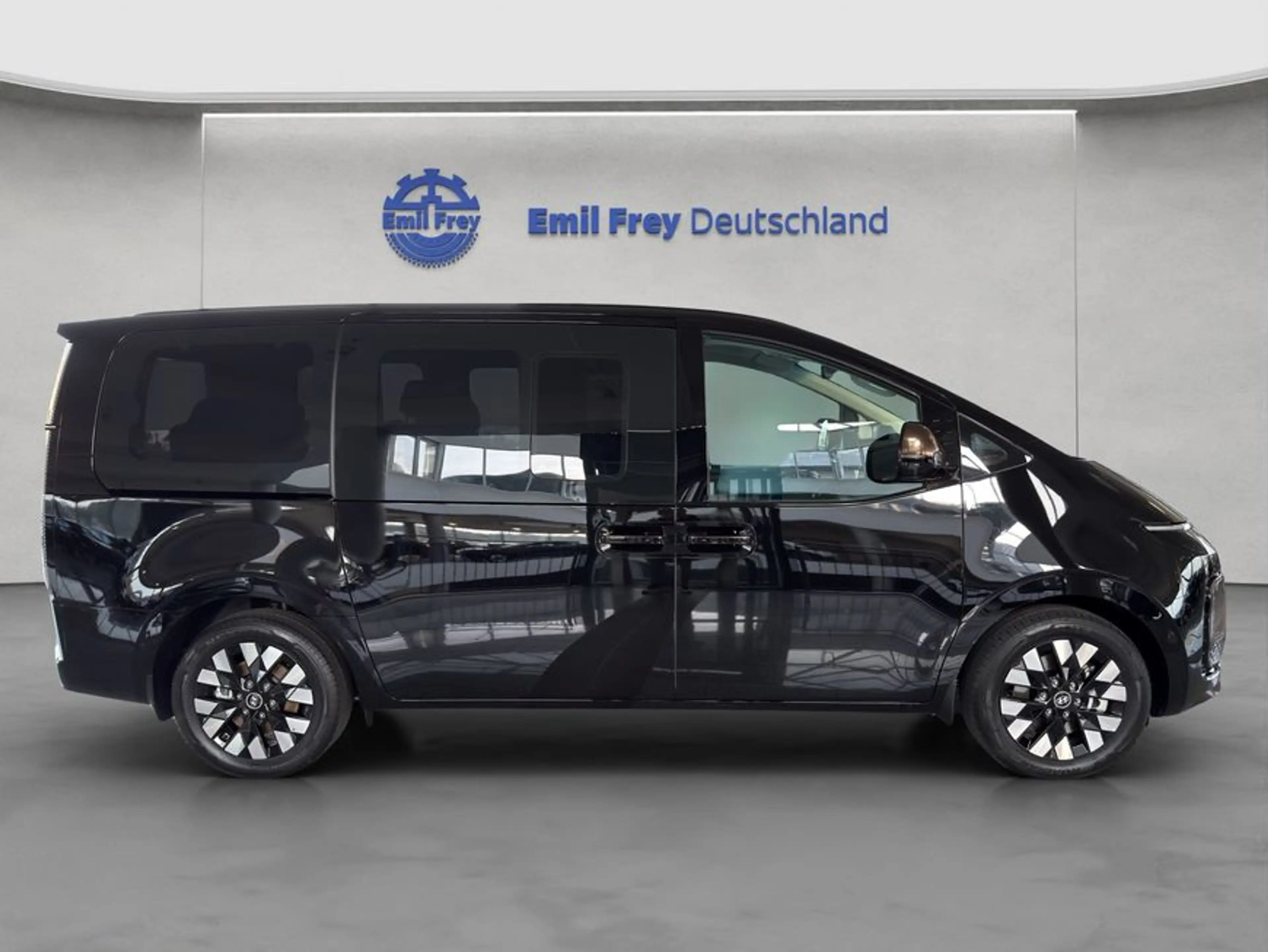 Hyundai STARIA STARIA 1.6 T-GDI HEV Signature 118 kW, 5-türig — photo 7