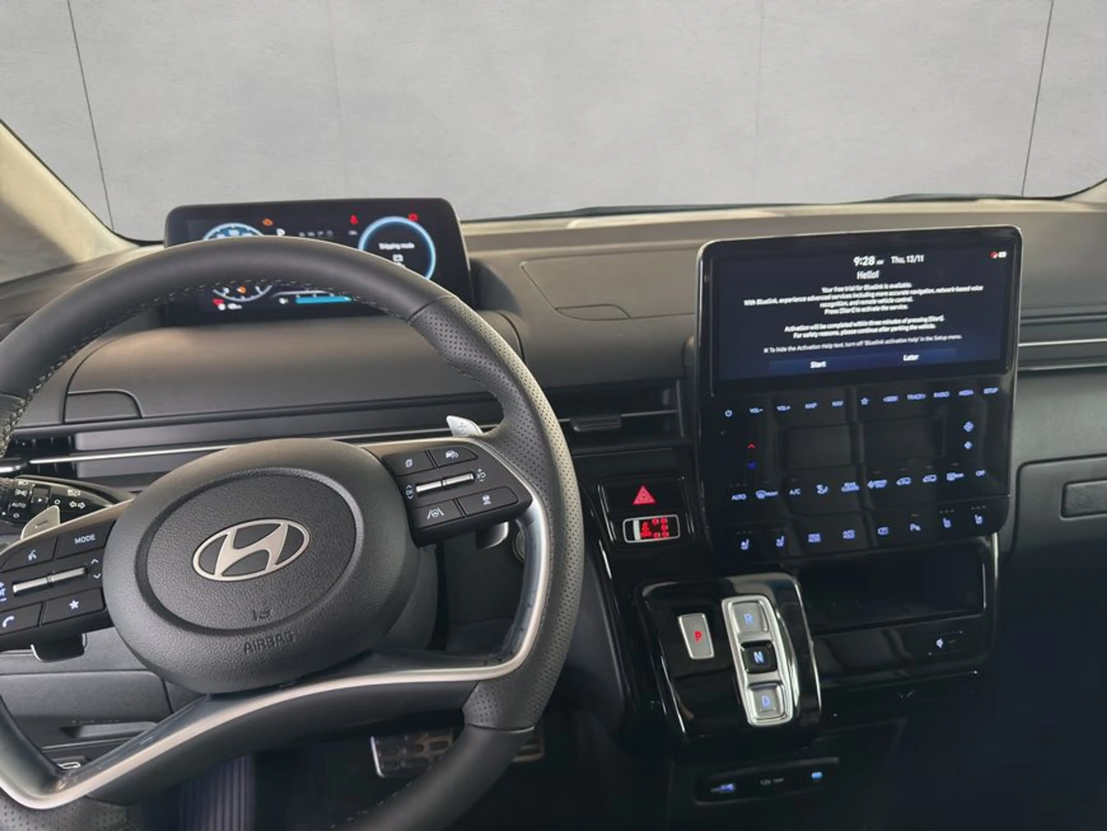 Hyundai STARIA STARIA 1.6 T-GDI HEV Signature 118 kW, 5-türig — photo 15