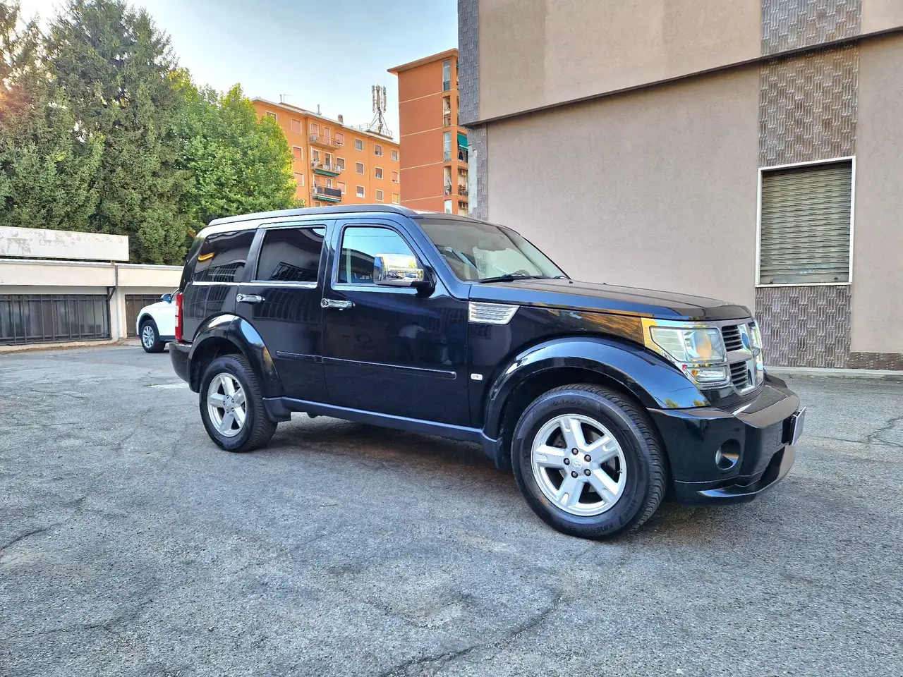 Dodge Nitro 2.8 CRD 177ch - Automatique - Pneus toutes saisons - Ecran tactile - jantes 17"