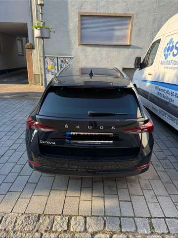 Skoda Octavia Combi 2.0 TDI DSG Style