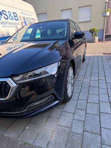 Imagine Skoda Octavia Combi 2.0 TDI DSG Style