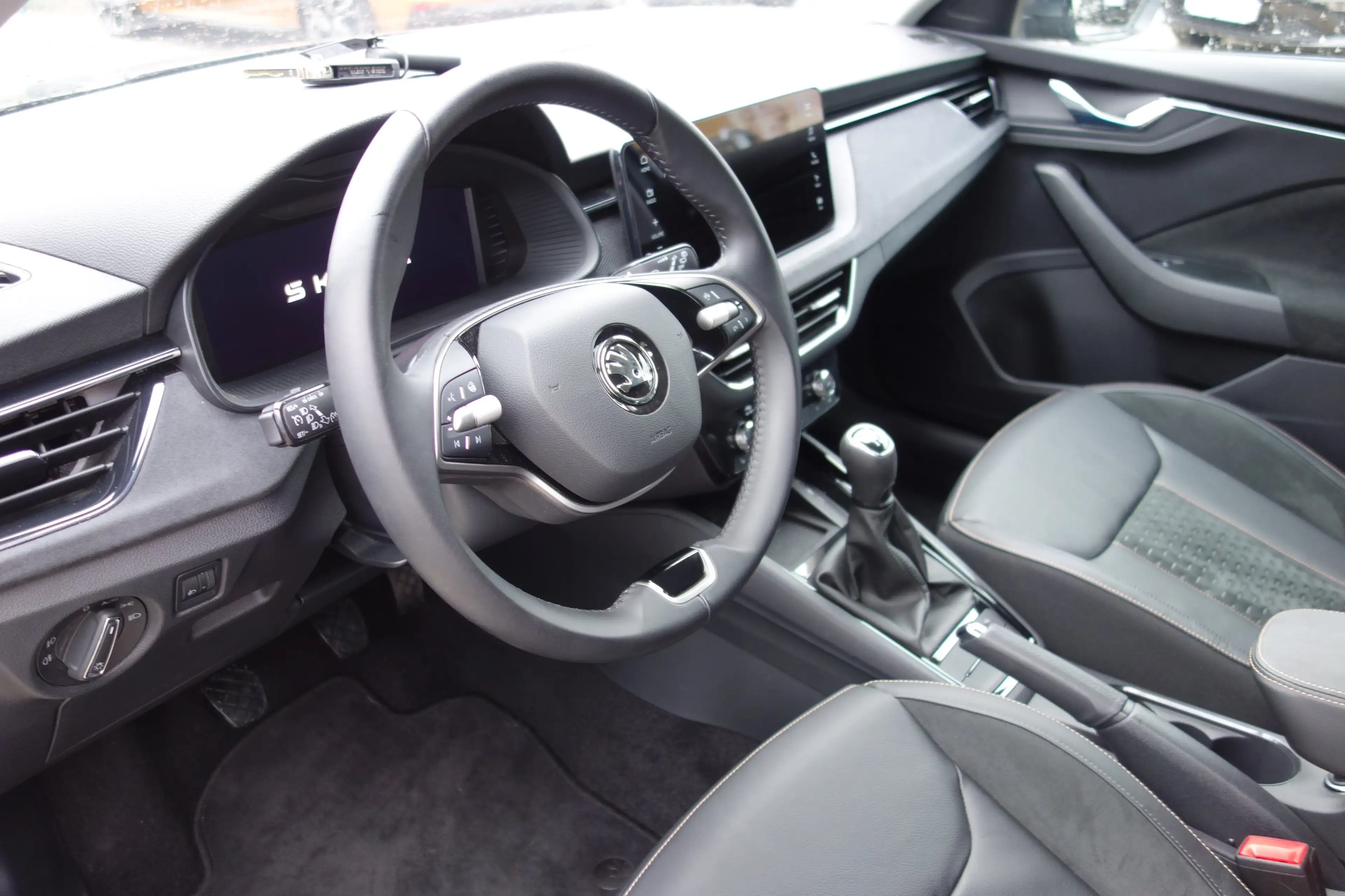 Skoda Scala Top Selection Leder / Navigation / Garantie — photo 13