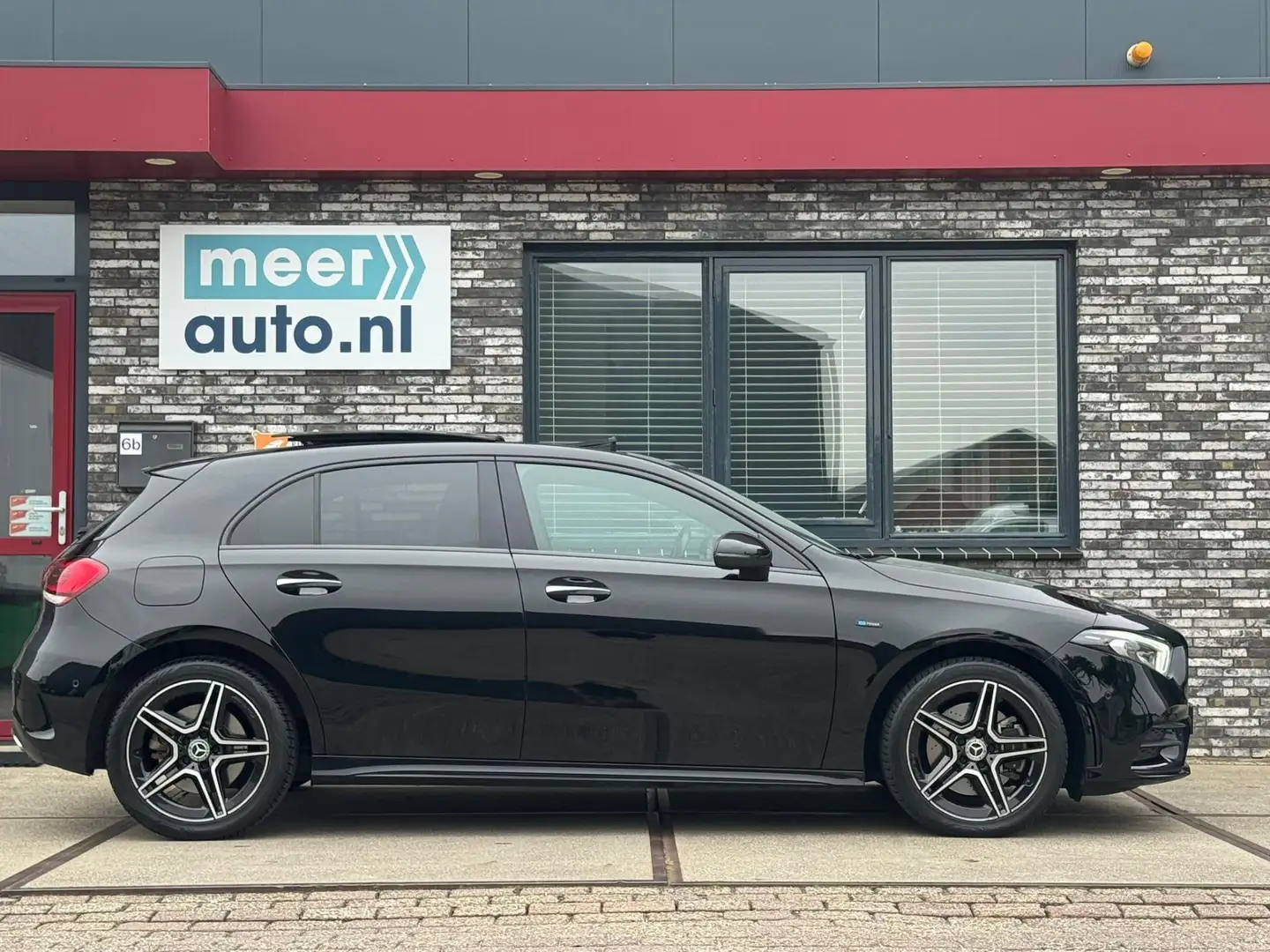Mercedes-Benz A 250 250e AMG PANO l MATRIX l EL-STOEL l KEYLESS l SOUN Noir - 2