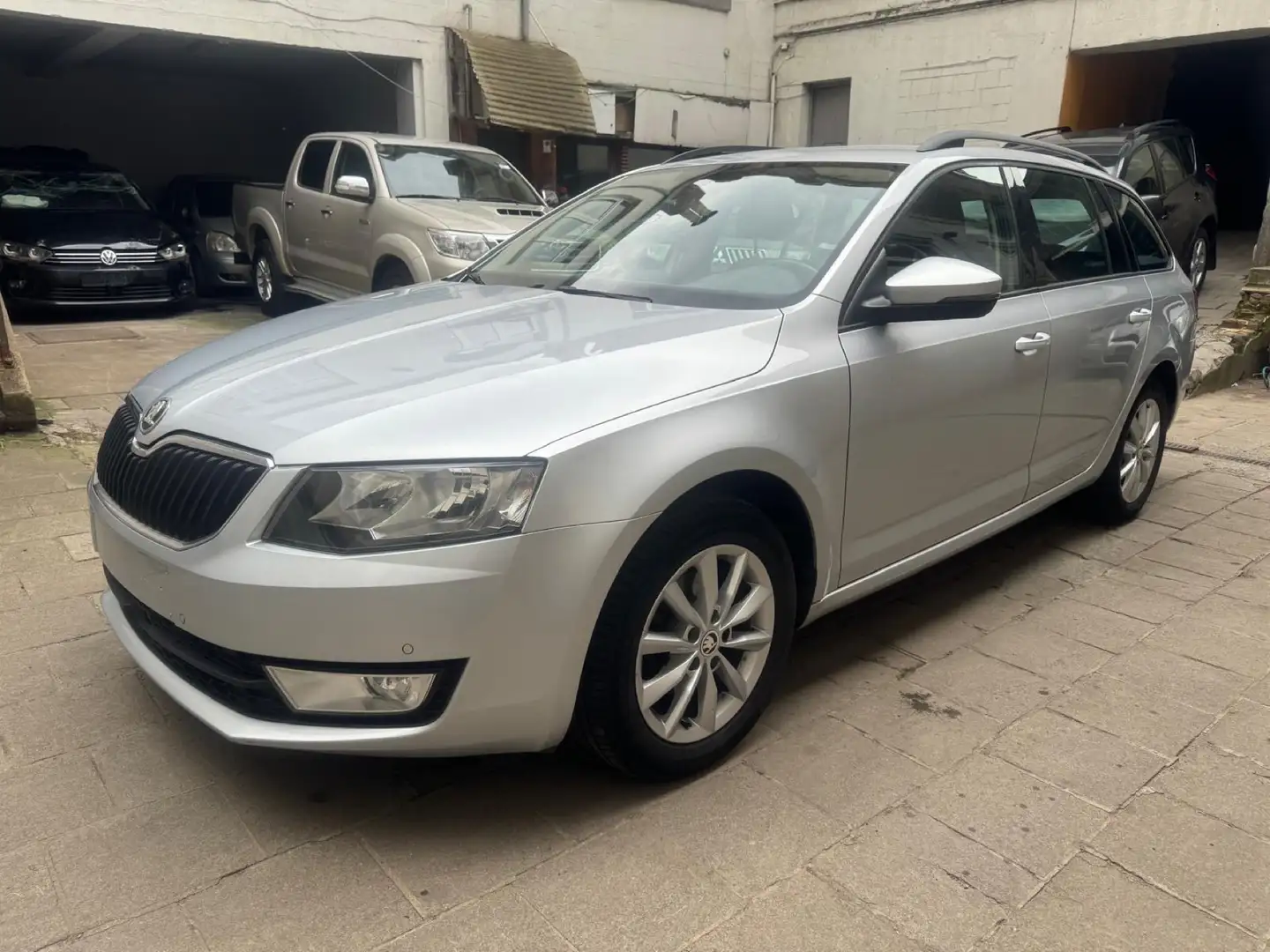 Skoda Octavia Combi 1.6 TDI (Green tec) DSG Ambition euro 6 b Argent - 1