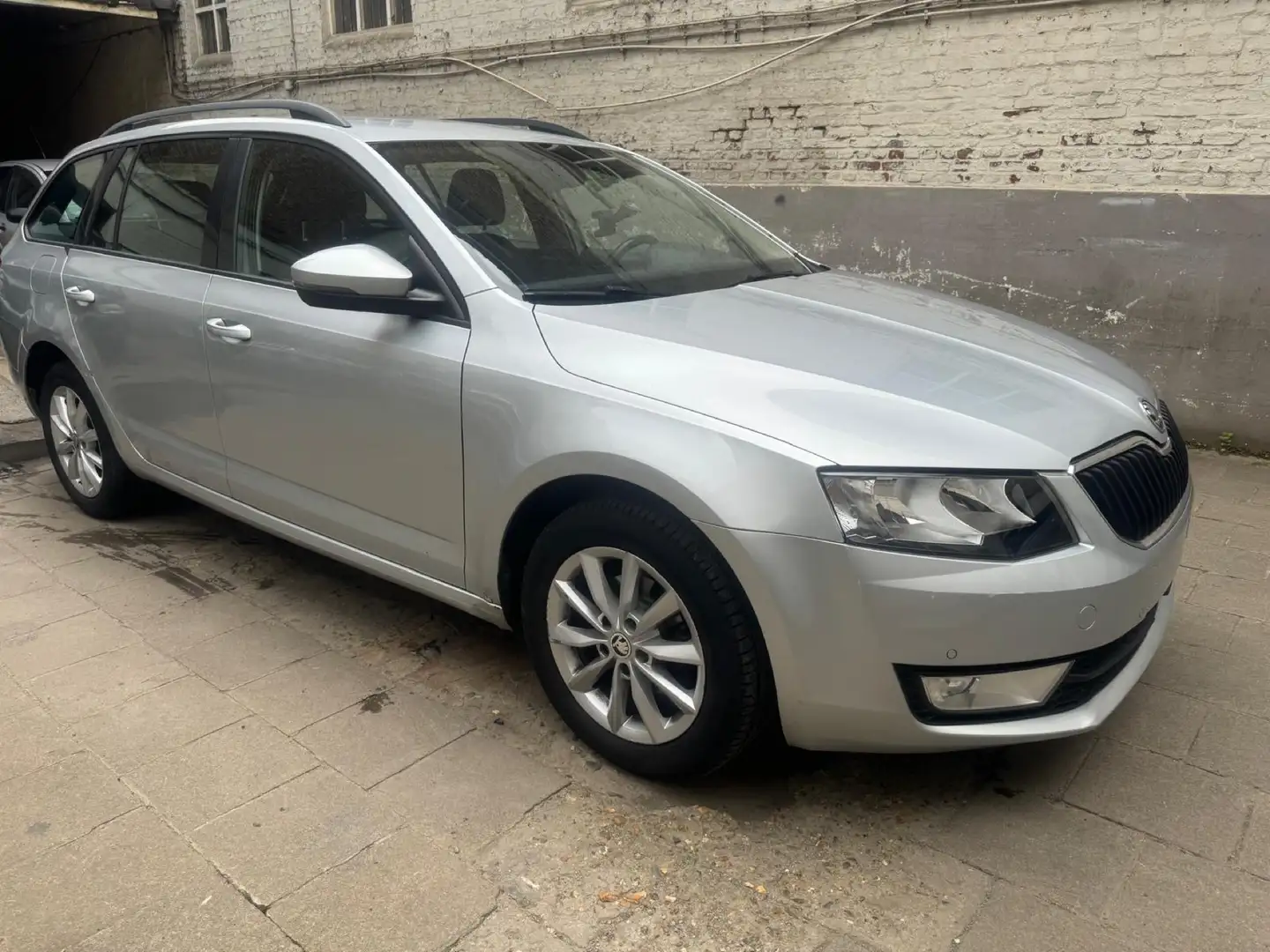 Skoda Octavia Combi 1.6 TDI (Green tec) DSG Ambition euro 6 b Argent - 2