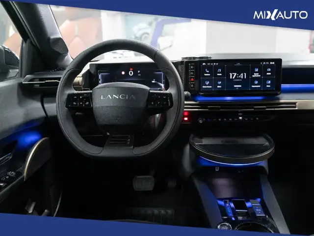 Lancia Ypsilon view 11