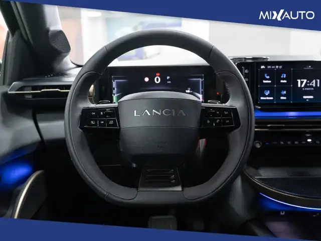 Lancia Ypsilon view 12