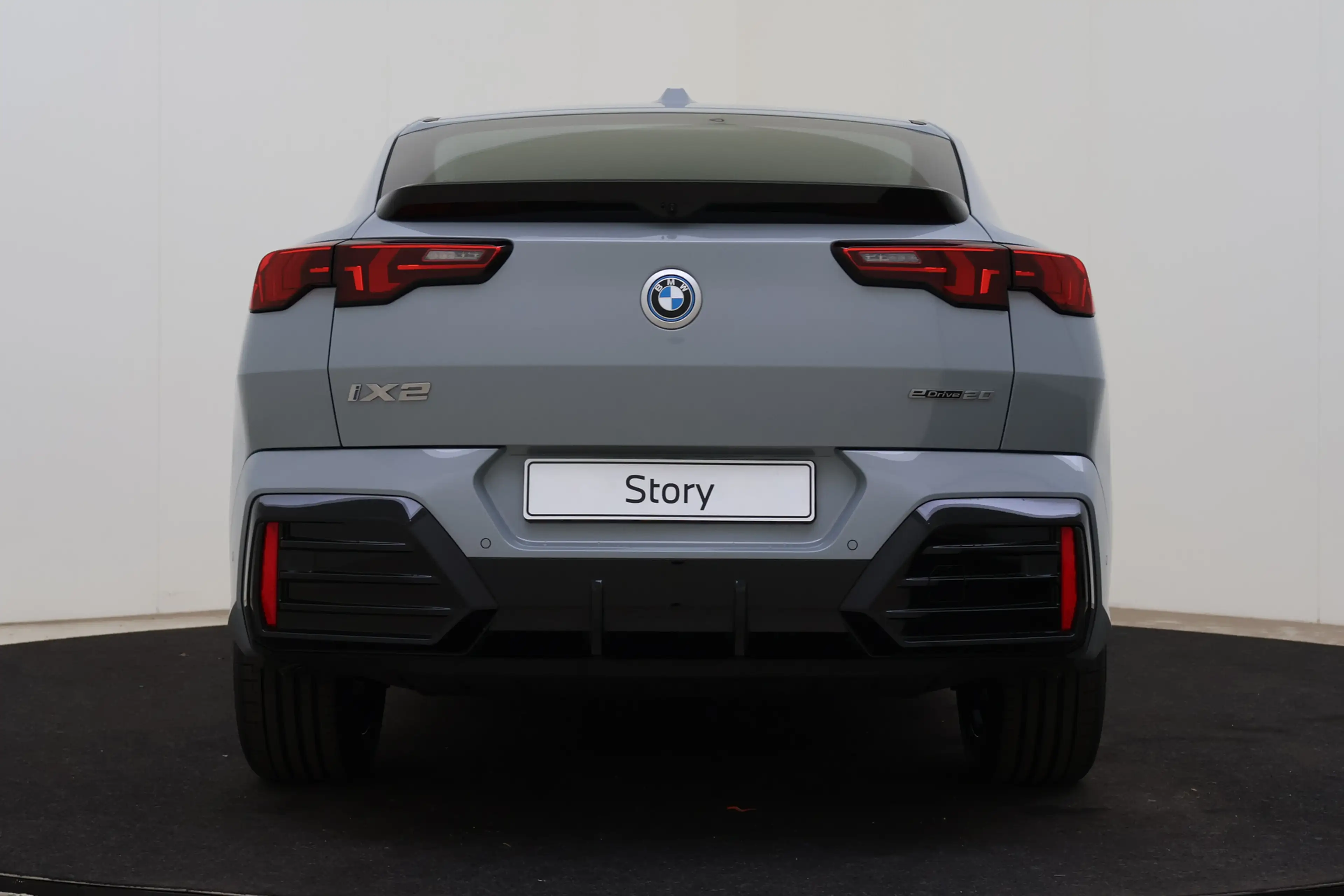 BMW iX2 eDrive20 M Sport / Sportstoelen / Achteruitrijcame — photo 5