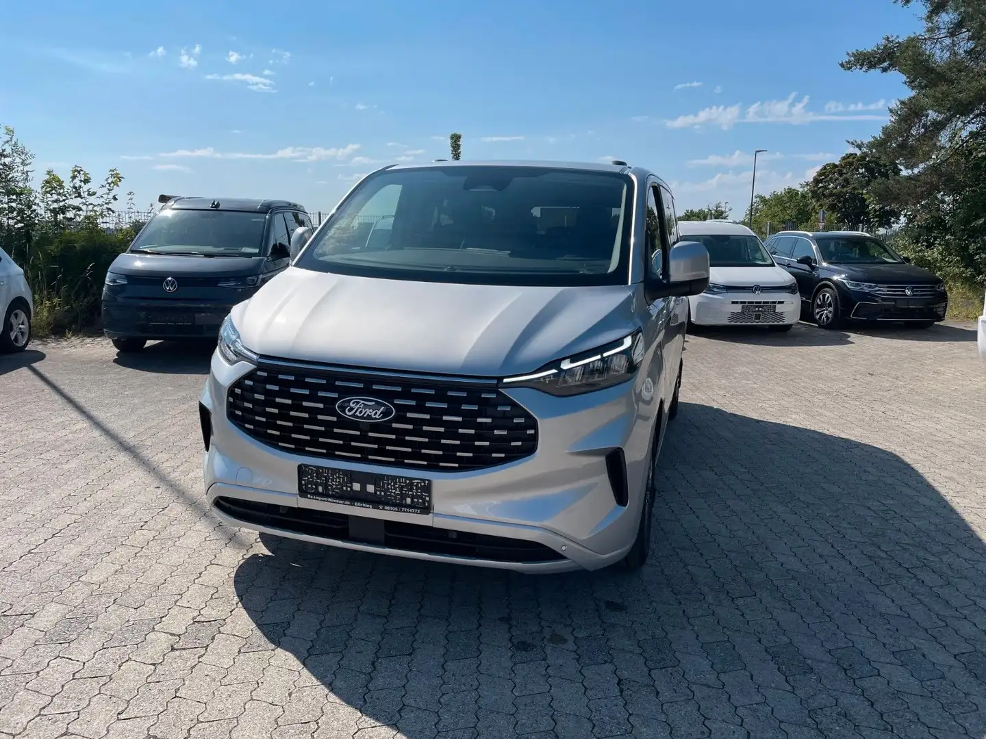 Ford Tourneo Custom Bus 320 L1 Titanium AWD AHK abn. Silber - 2