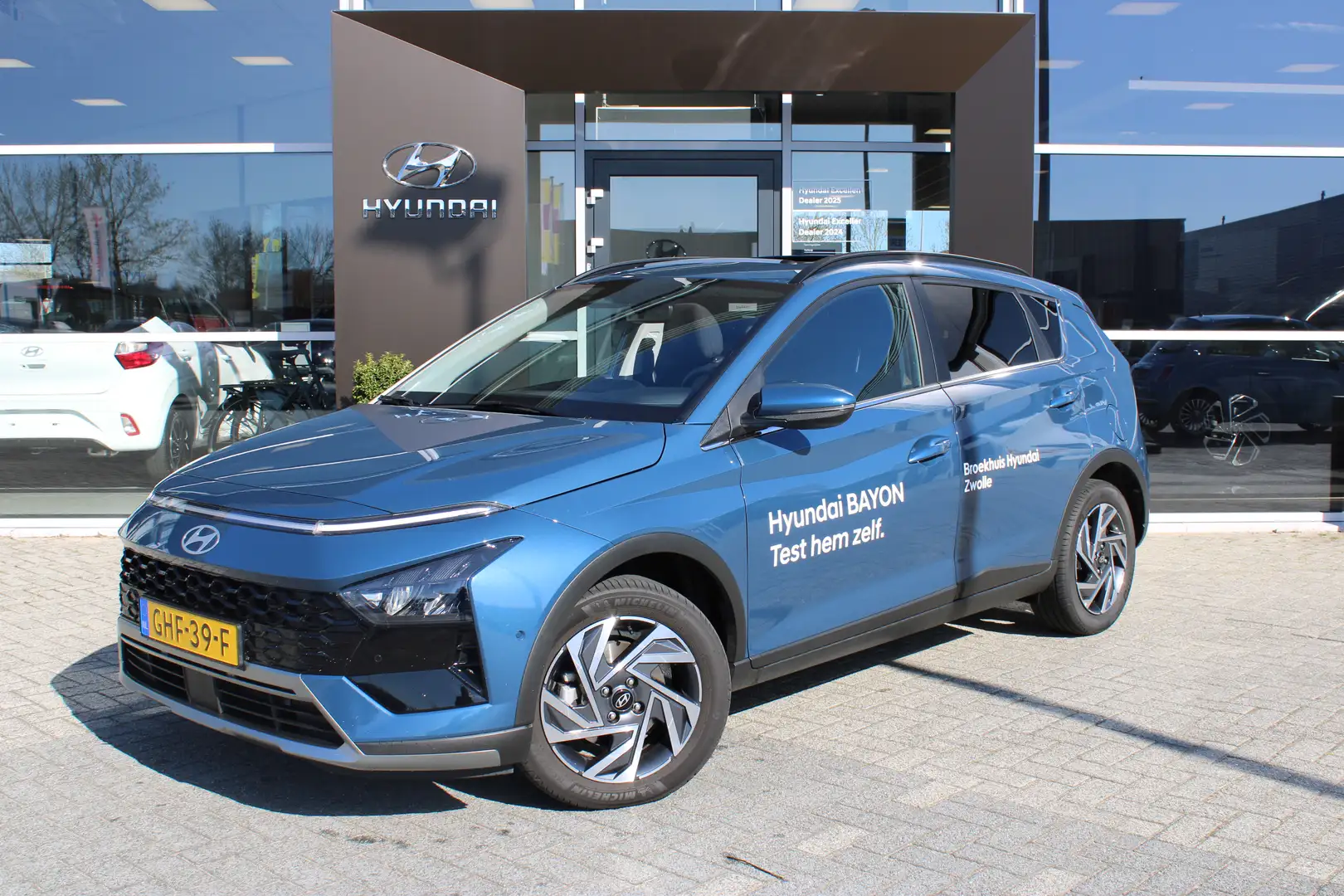 Hyundai BAYON 1.0 T-GDI Premium Sky | Schuif-/kanteldak | Automa Blauw - 1