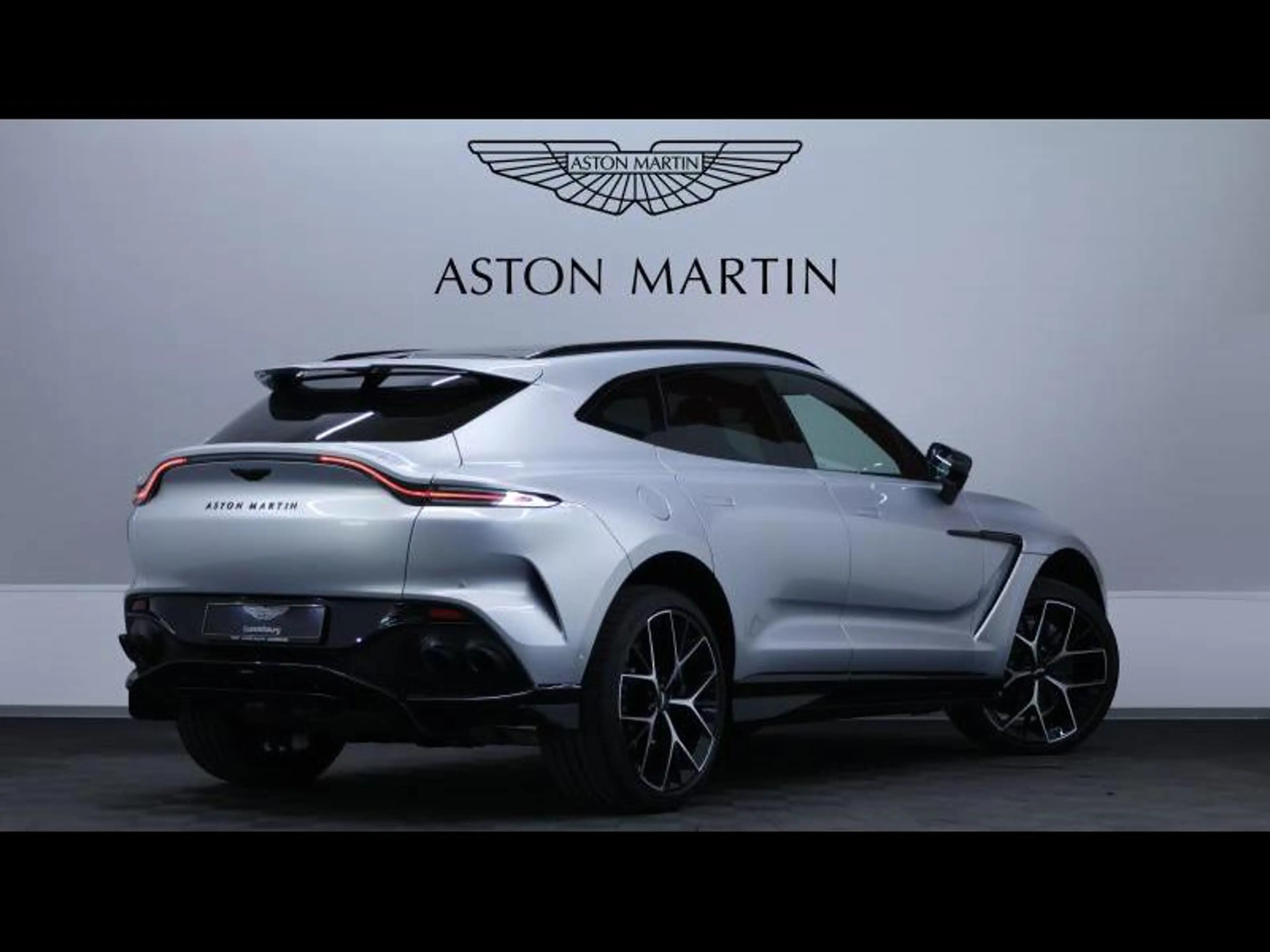 Aston Martin DBX 707 V8 — photo 4