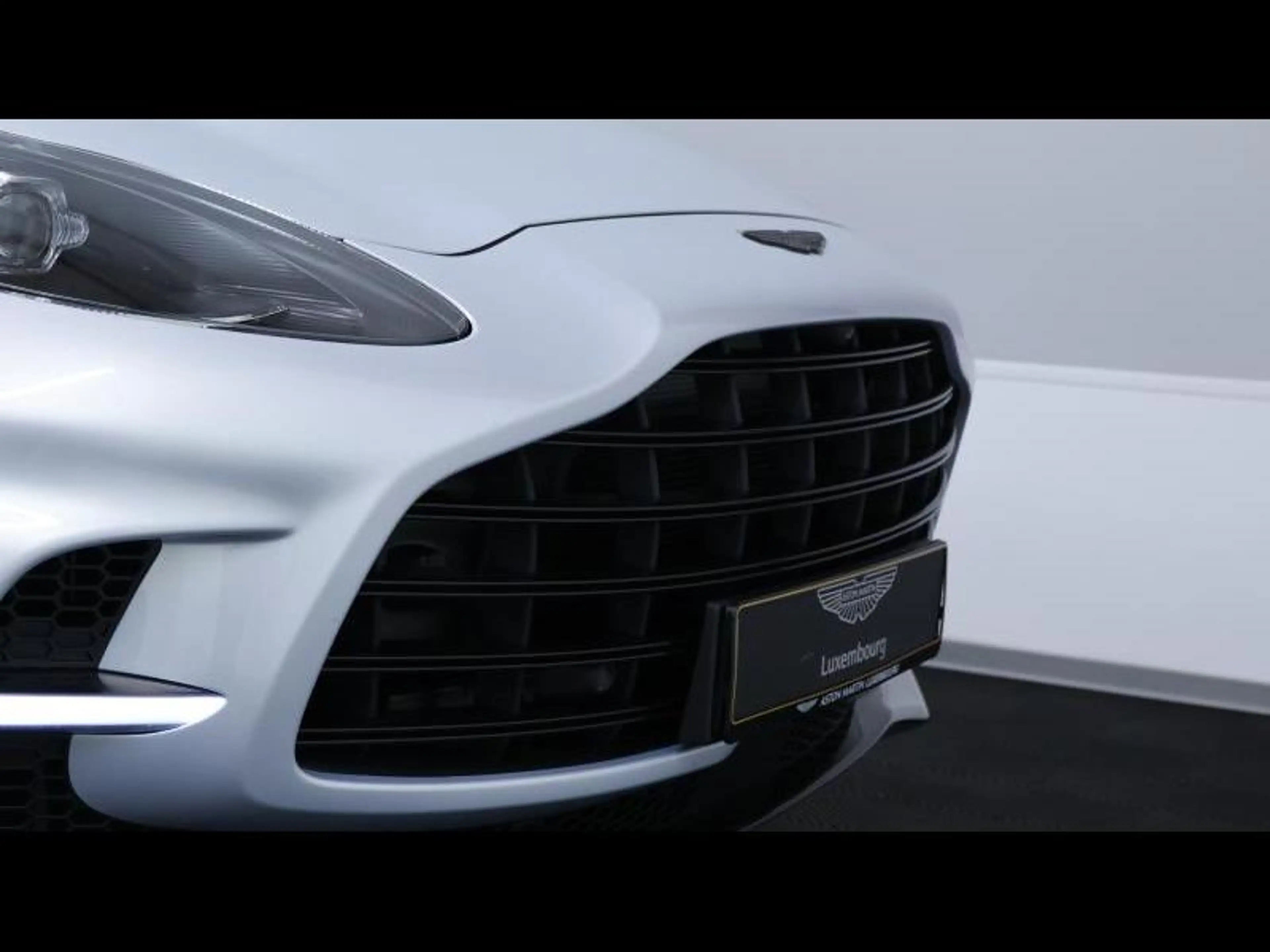 Aston Martin DBX 707 V8 — photo 9