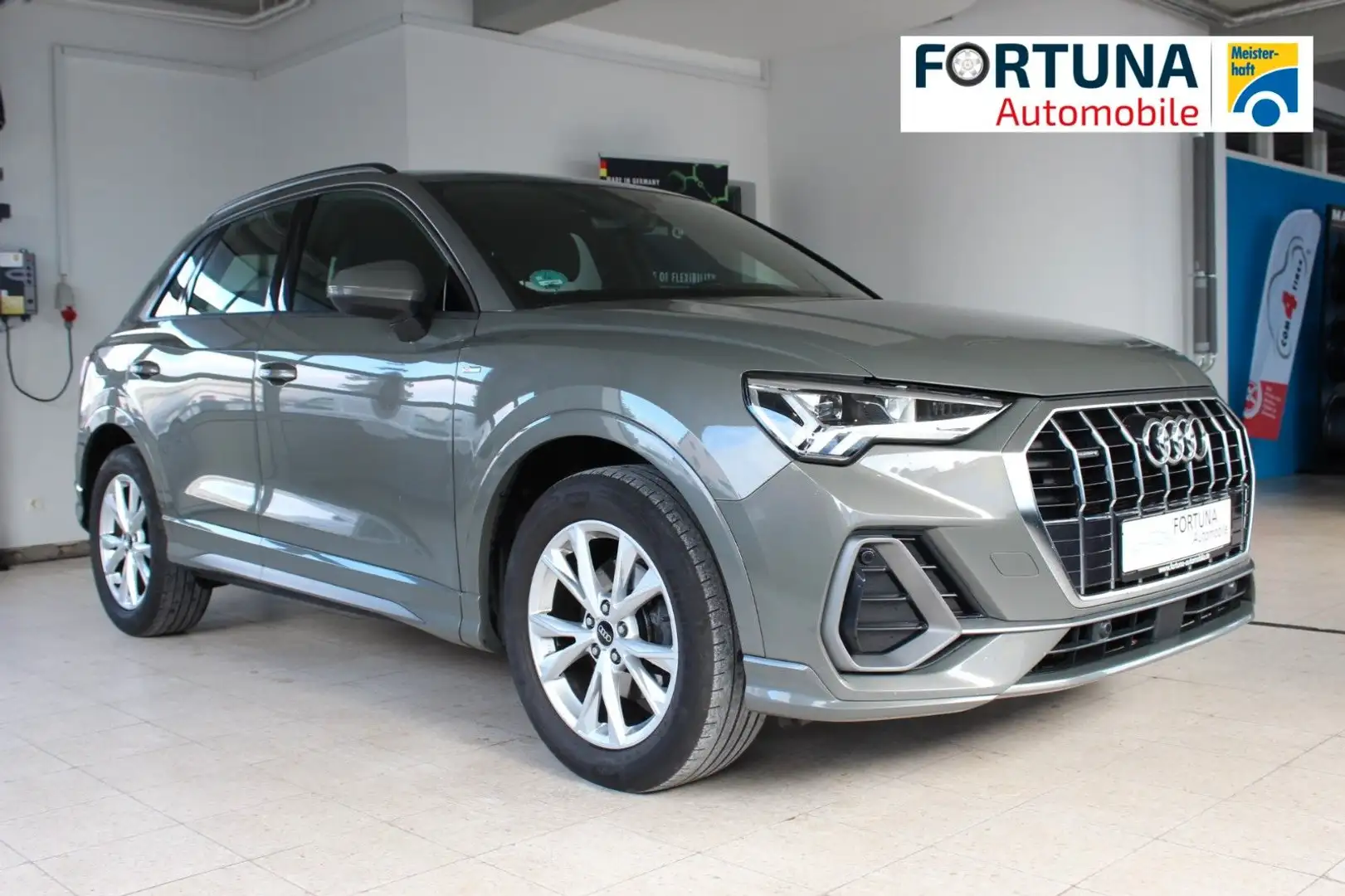 Audi Q3 35 TDI quattro S line AHK Kamera LED Navi Gris - 1