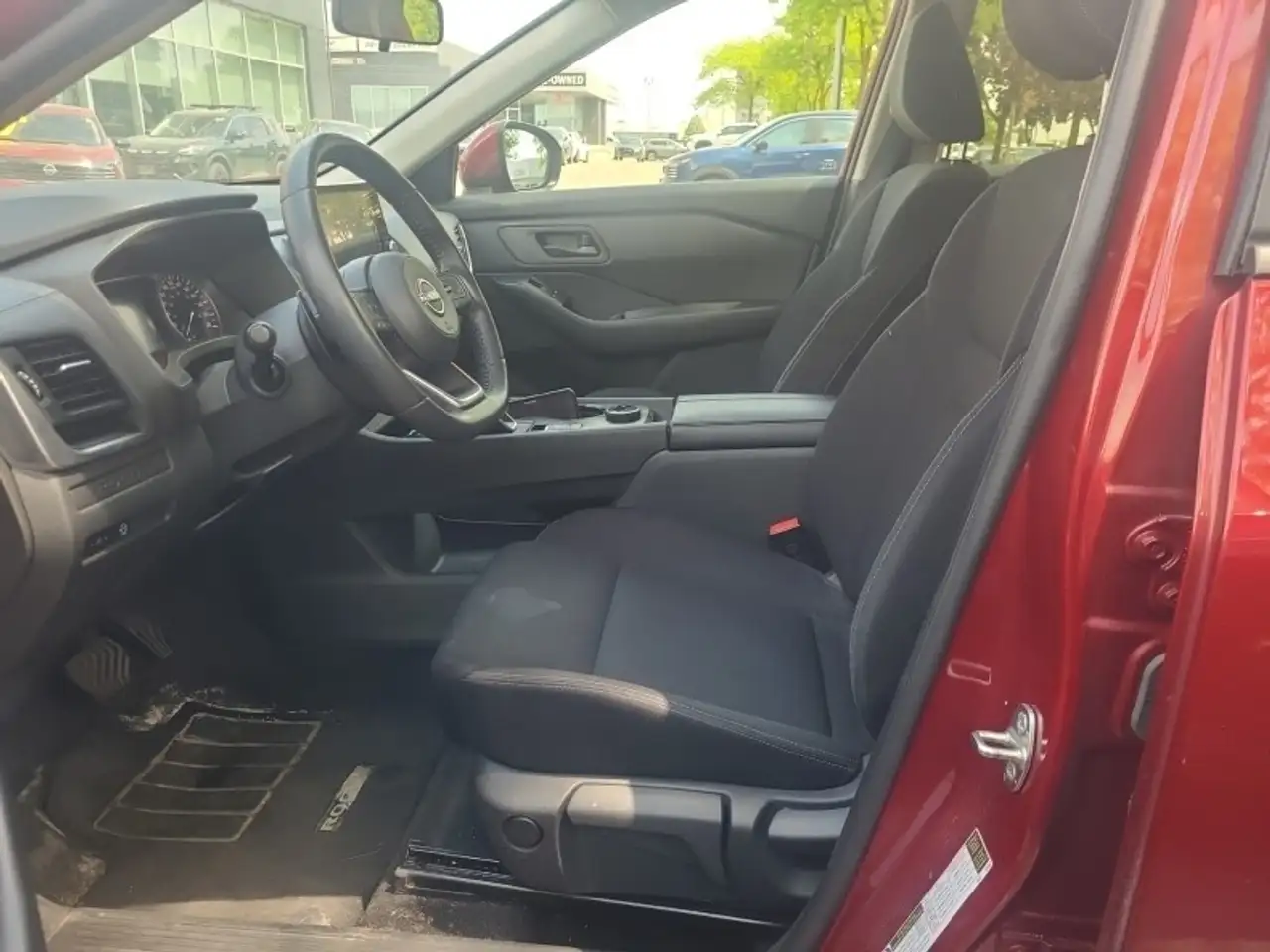 Nissan Rogue снимка Nissan Rogue