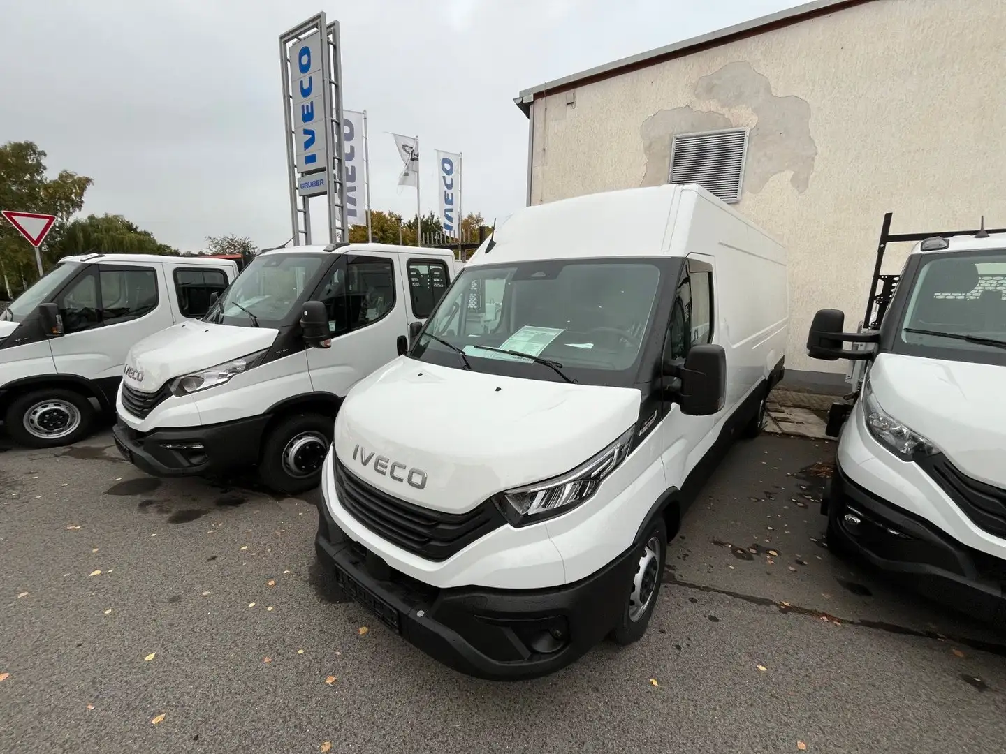 Iveco Daily 35 S 21HA8 V Weiß - 2