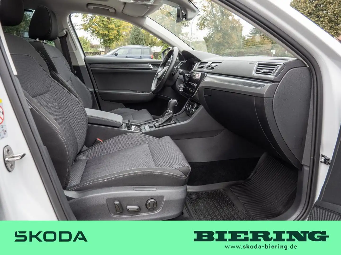 Skoda Superb Combi 2.0 TDI Style 4x4 STANDHZ LED PANO Blanc - 2