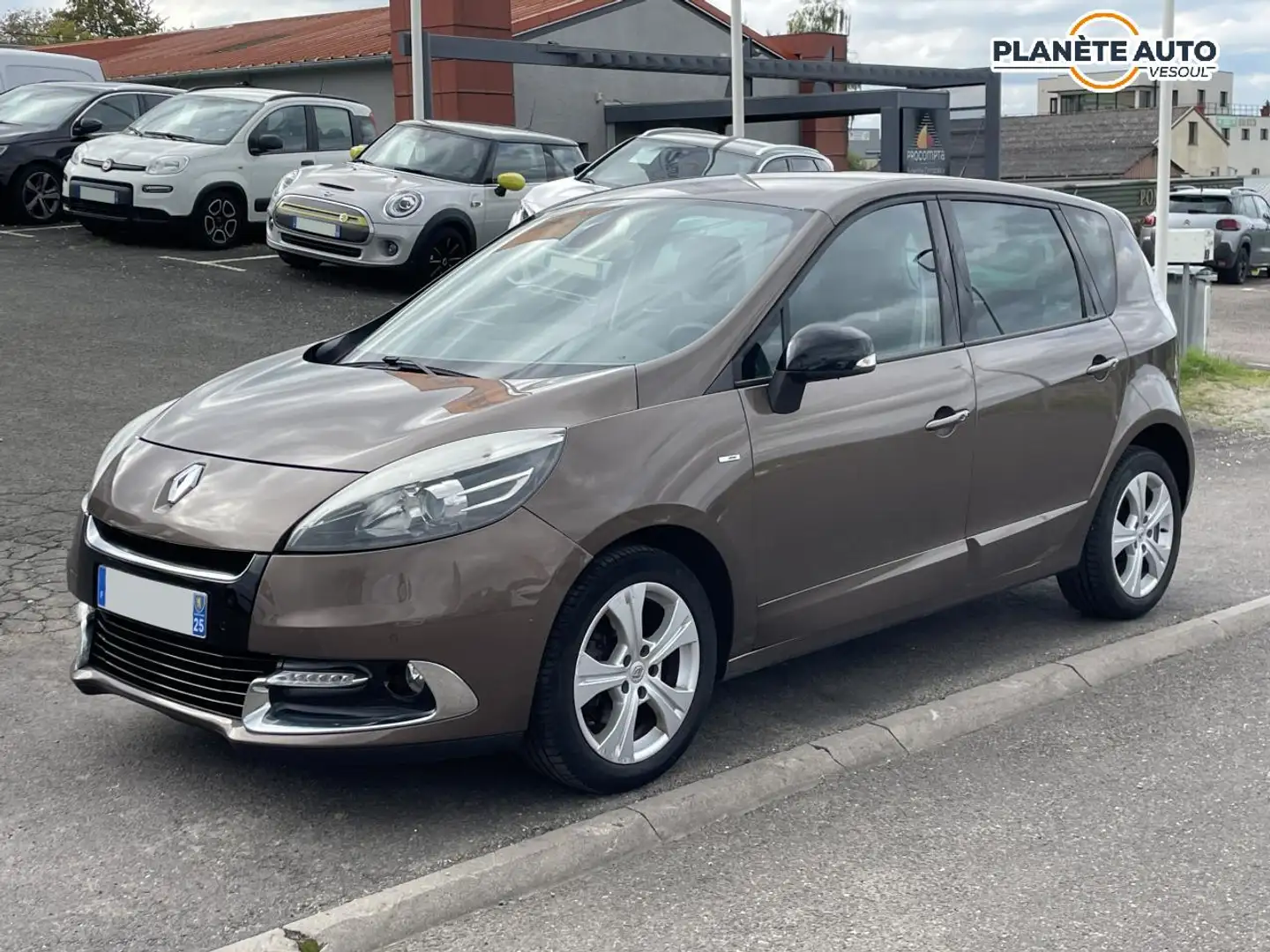 Renault Scenic 1.6 Energy dCi - 130  CV.MONOSPACE Bose. Véhicule suivi. Dès 83 €/mois Marrón - 1