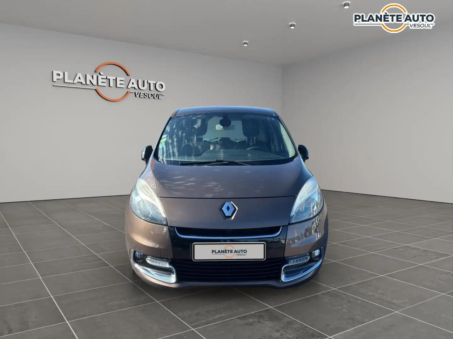 Renault Scenic 1.6 Energy dCi - 130  CV.MONOSPACE Bose. Véhicule suivi. Brun - 2