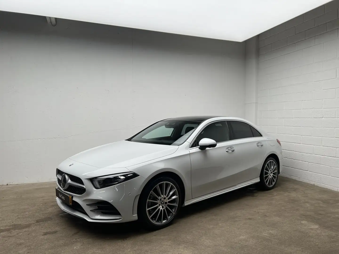 Mercedes-Benz A 250 A 250 e Limousine  AMG Line Navi/Pano.-Dach/Autom. Blanc - 1