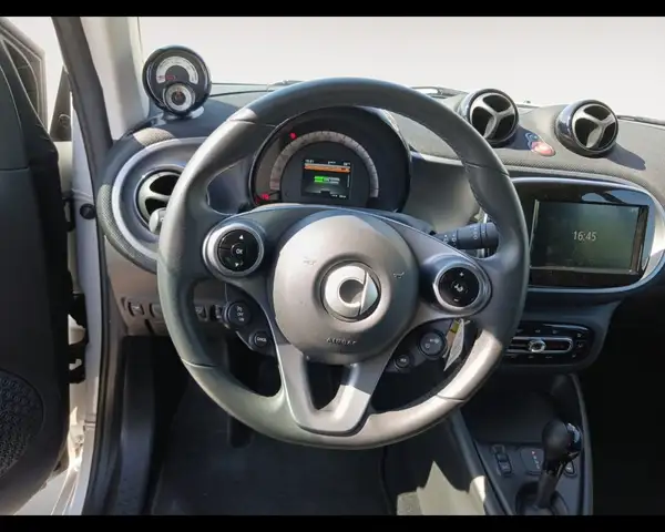 smart Fortwo view 12