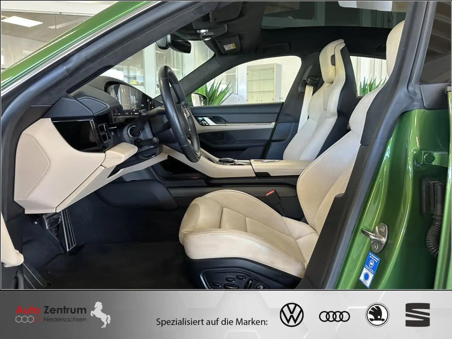 Porsche Taycan Turbo S 560KW *Approved* PCCB*DeutschesFzg*BEIGE Grün - 1