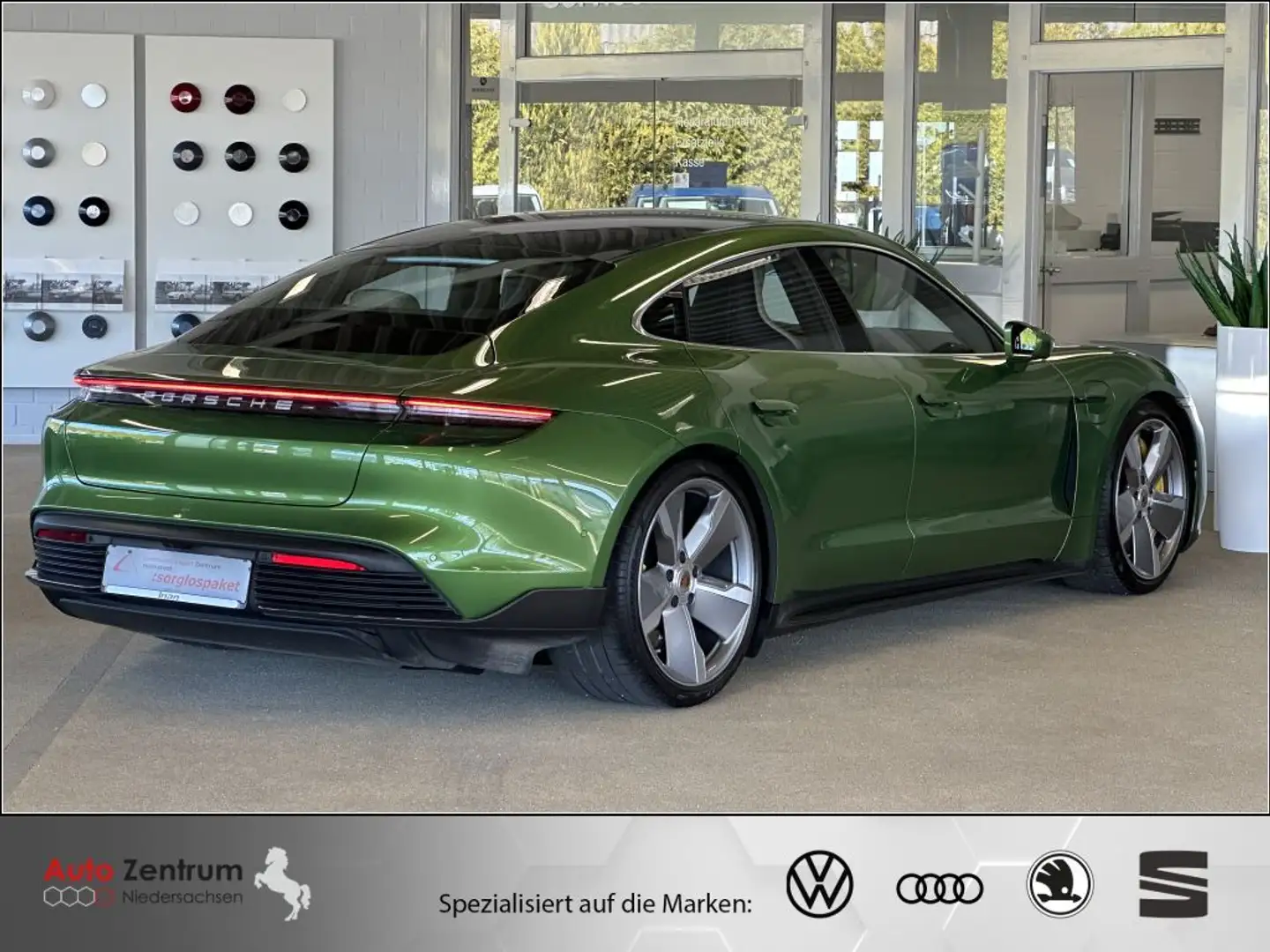 Porsche Taycan Turbo S 560KW *Approved* PCCB*DeutschesFzg*BEIGE Vert - 2