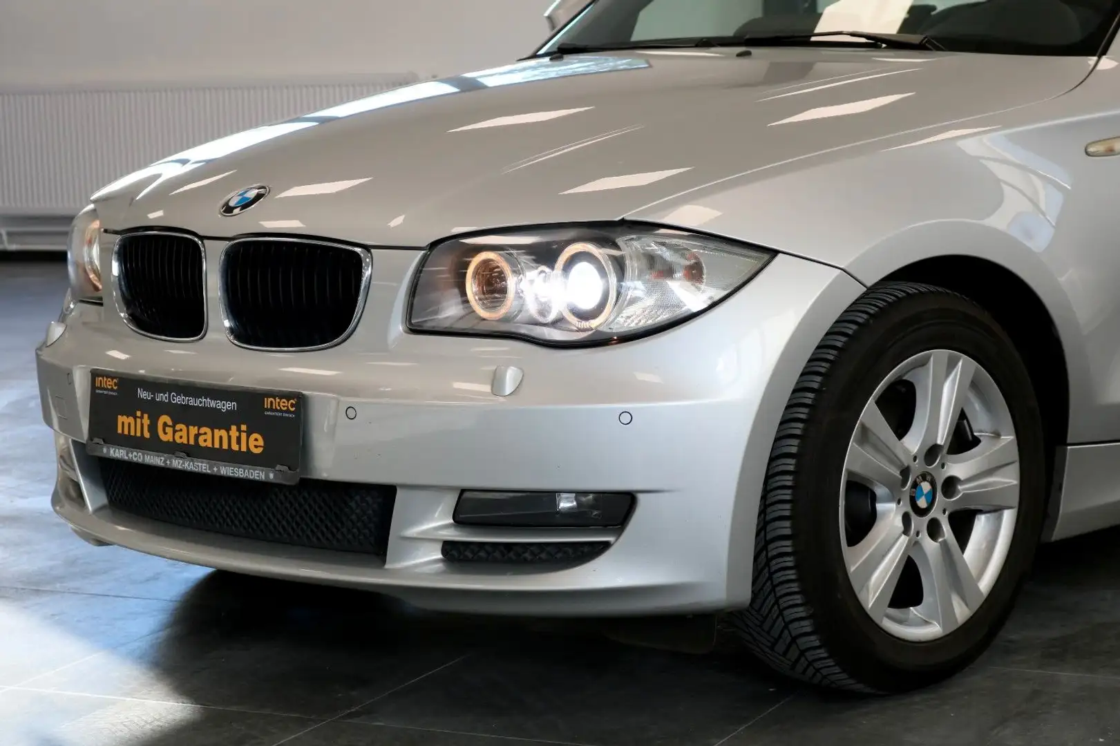 BMW 120 d Cabrio 120/NAVI/LEDER/SCHACKHEFTGEPLEGT BMW Zilver - 2