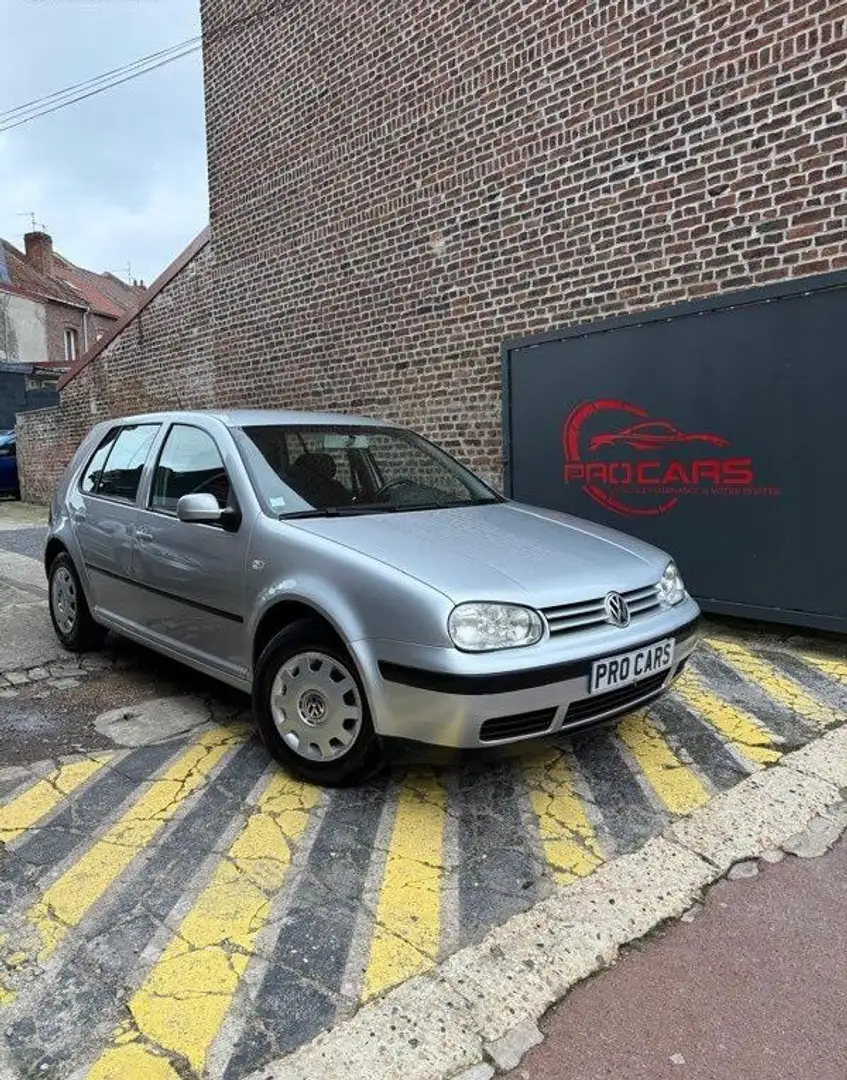 Volkswagen Golf 4 Gris - 1