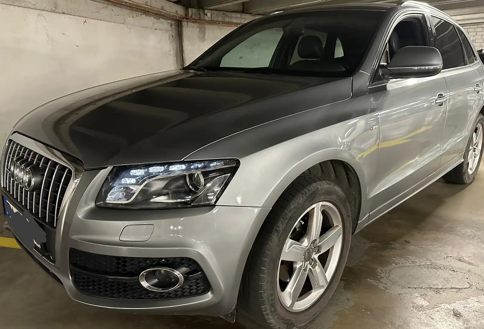 Audi Q5 2.0 TDI (125 kW) quattro Grau - 1
