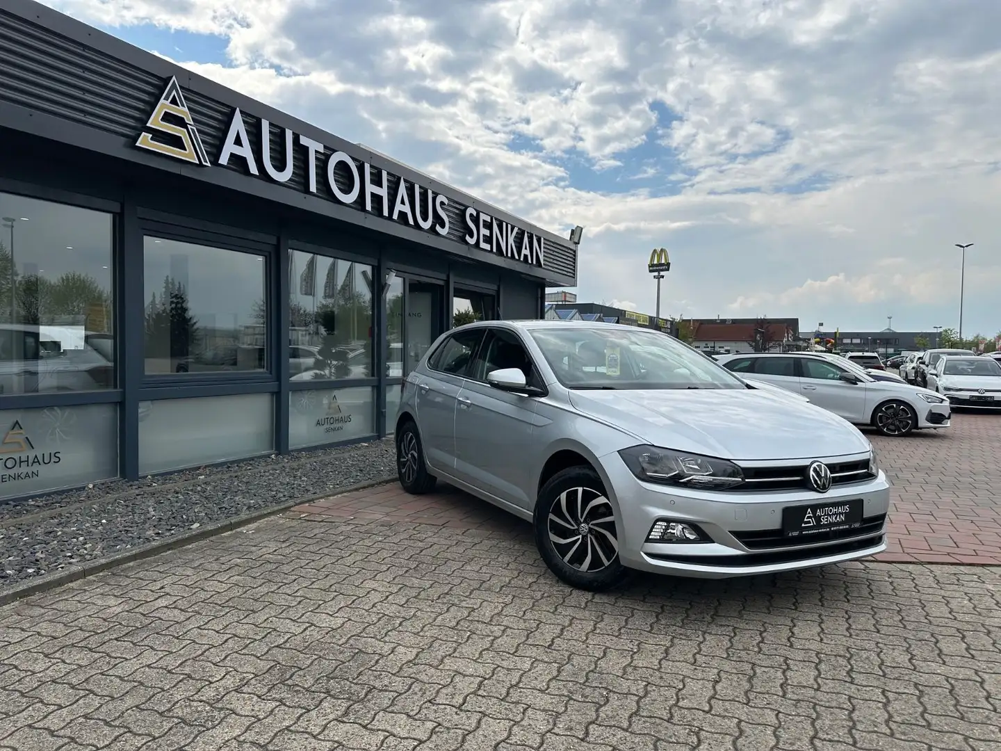 Volkswagen Polo VI 1.0 TSI Comfortline*NAVI*AHK*R-CAM*ACC* Argento - 1