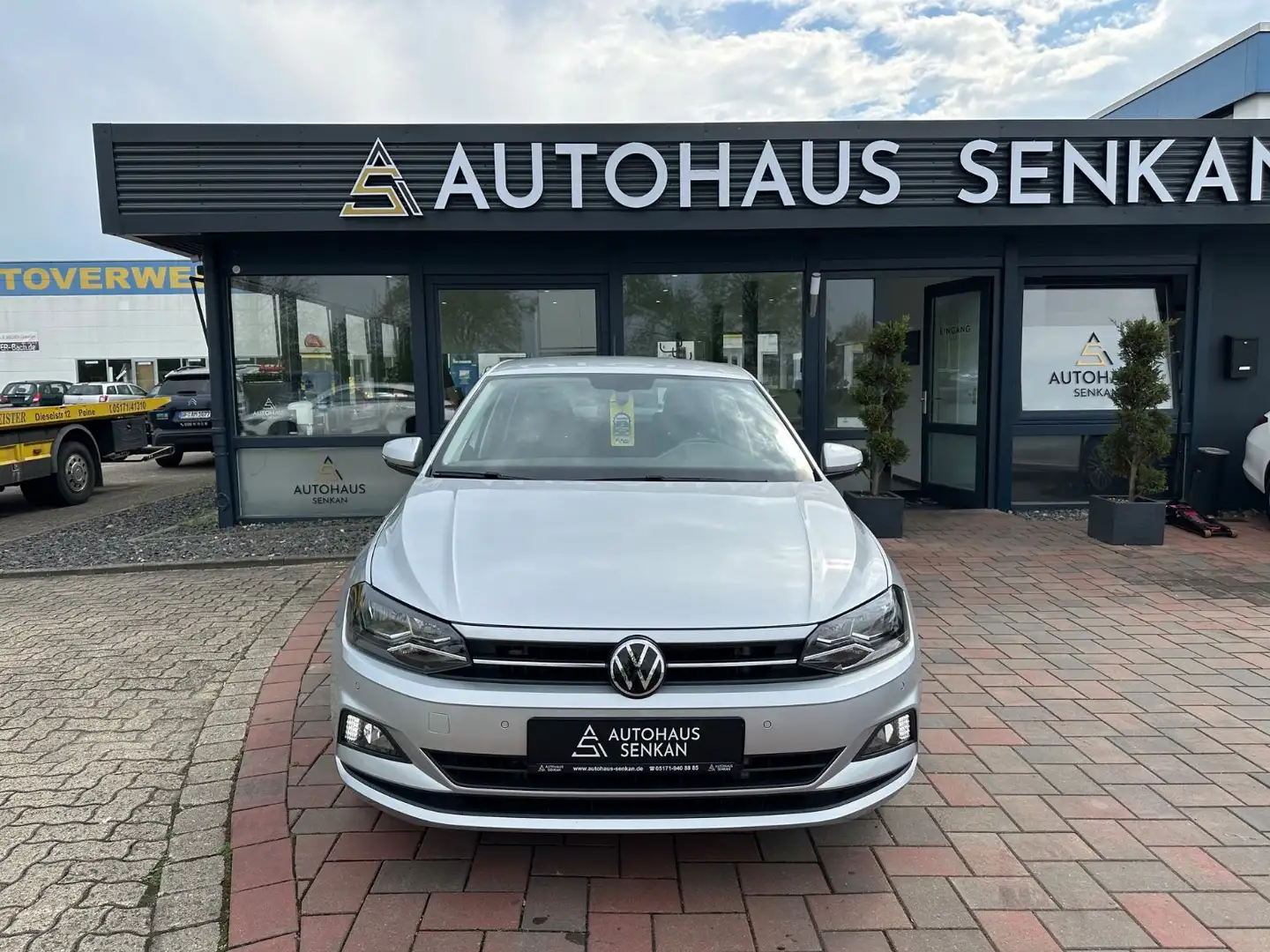 Volkswagen Polo VI 1.0 TSI Comfortline*NAVI*AHK*R-CAM*ACC* Argento - 2